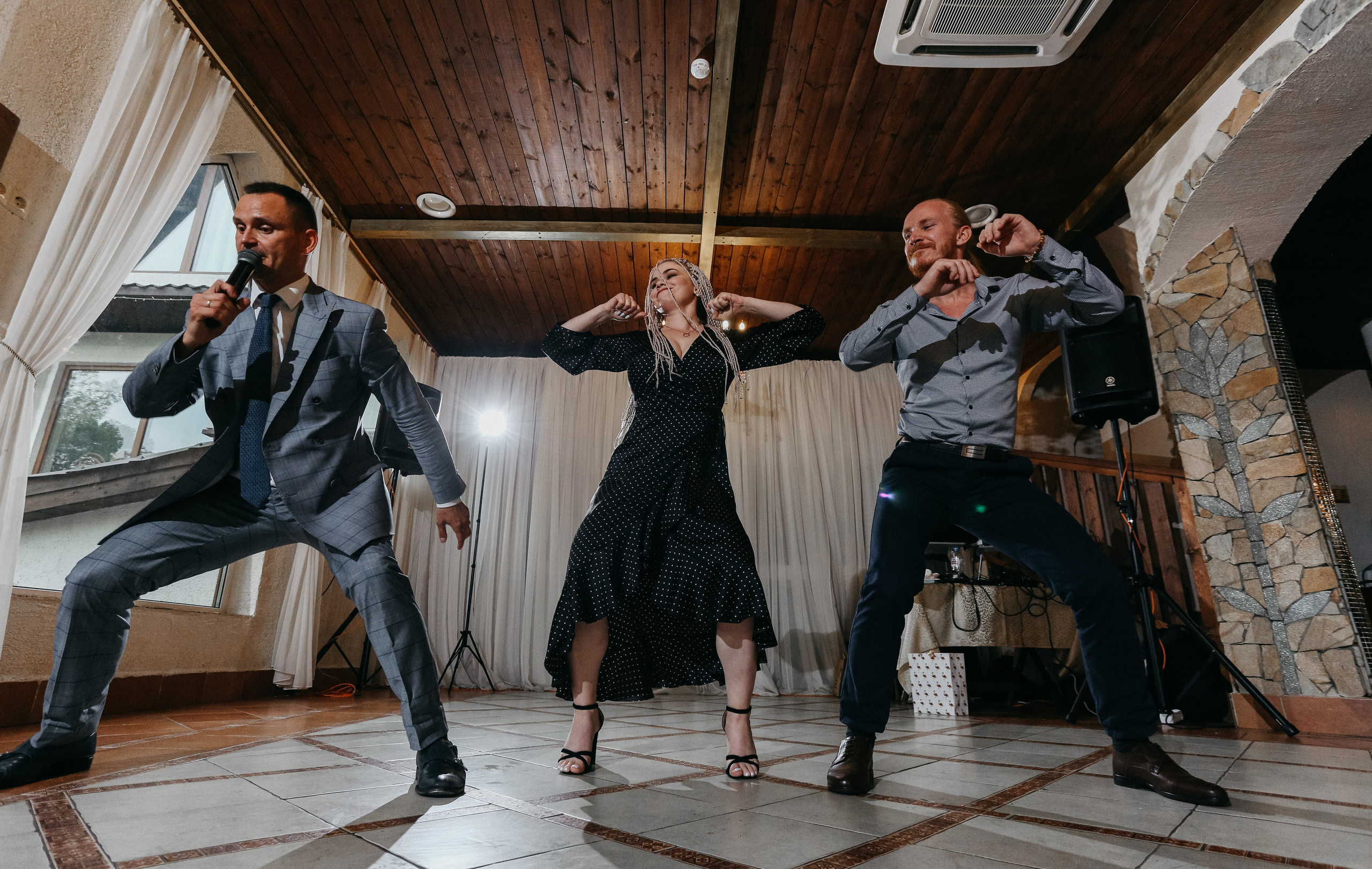 Все, что было на вечеринке, останется…. Свадебный фотограф в Санкт-Петербурге