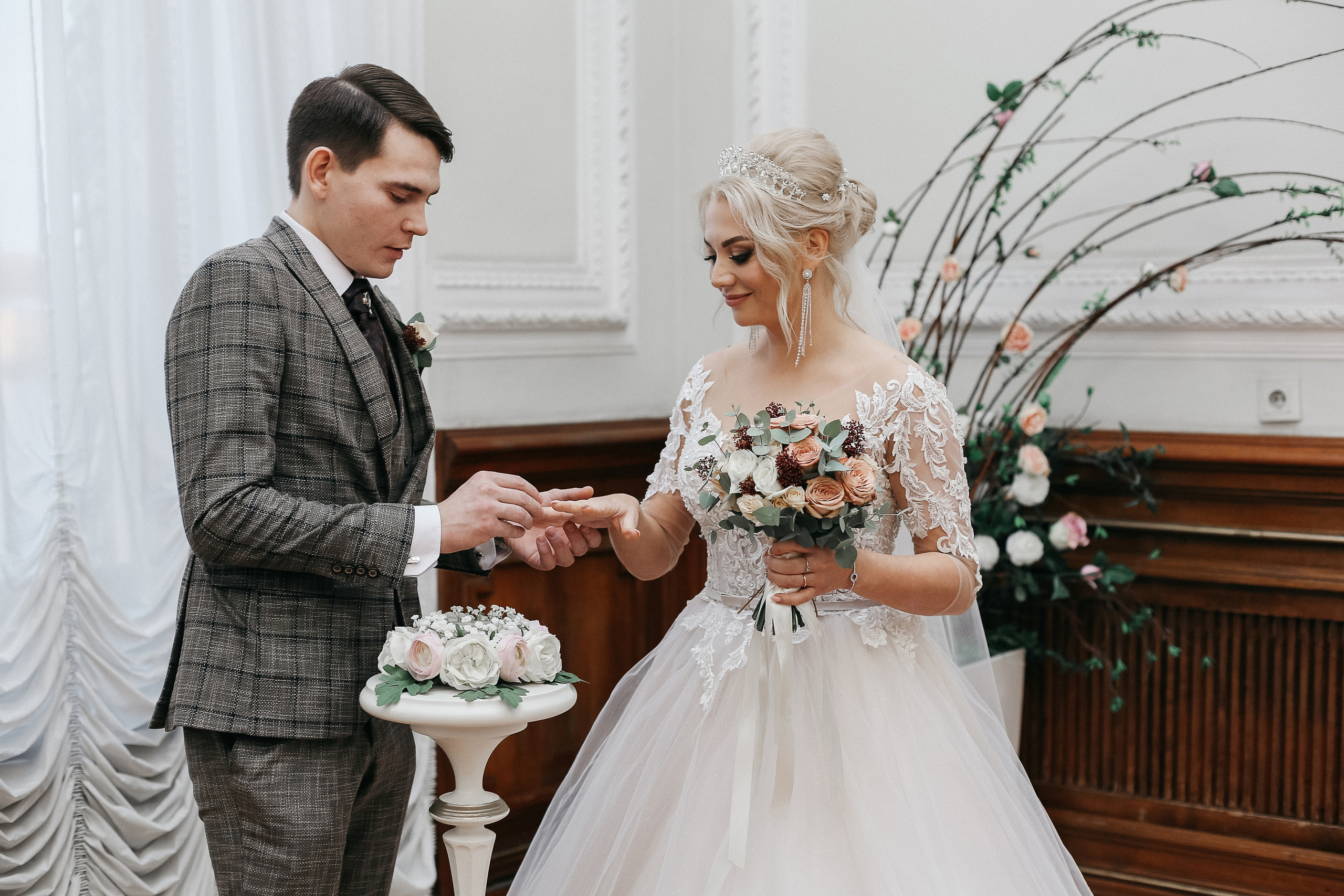 Сказка про слезы, шампанское и барбершоп. Свадебный фотограф в Санкт-Петербурге