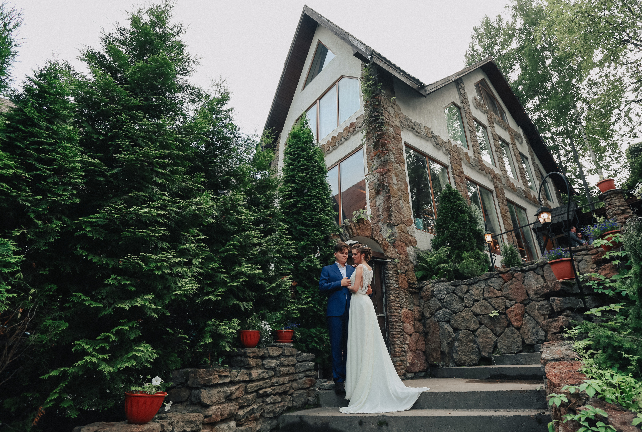 Все, что было на вечеринке, останется…. Свадебный фотограф в Санкт-Петербурге