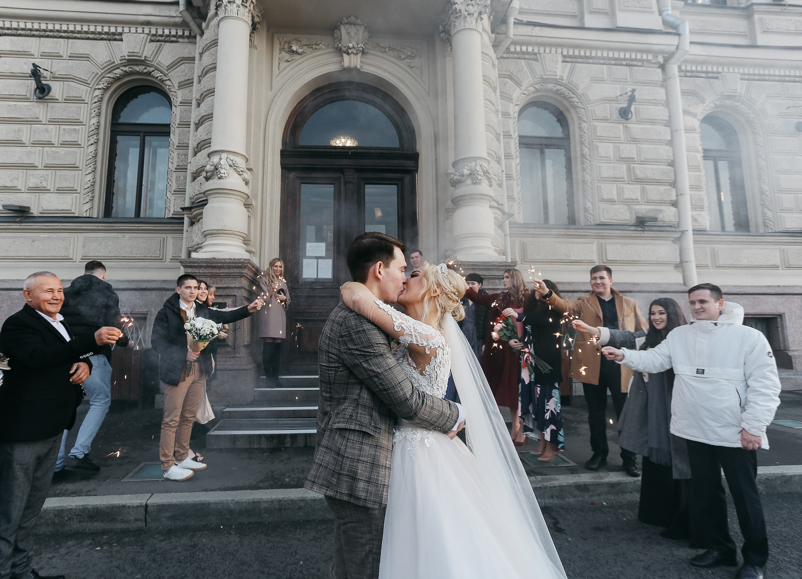 Сказка про слезы, шампанское и барбершоп. Свадебный фотограф в Санкт-Петербурге