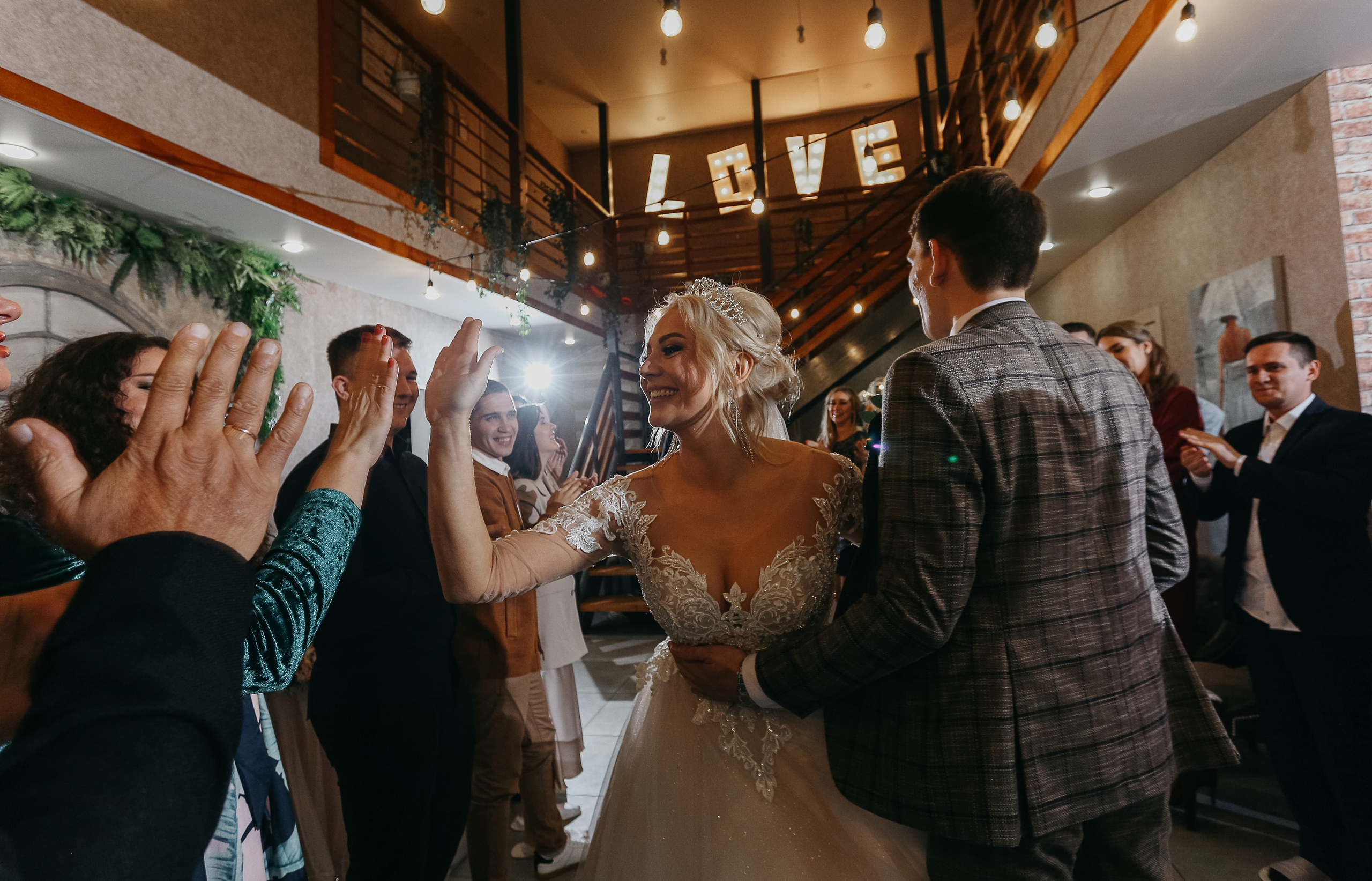 Сказка про слезы, шампанское и барбершоп. Свадебный фотограф в Санкт-Петербурге