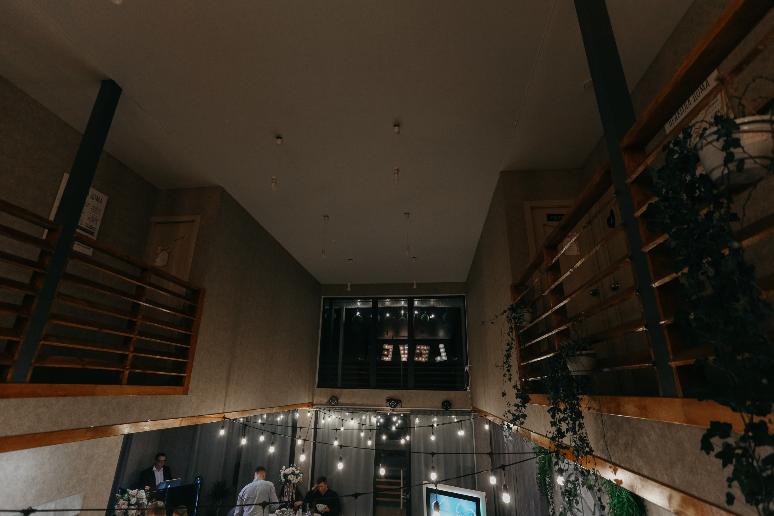 Сказка про слезы, шампанское и барбершоп. Свадебный фотограф в Санкт-Петербурге