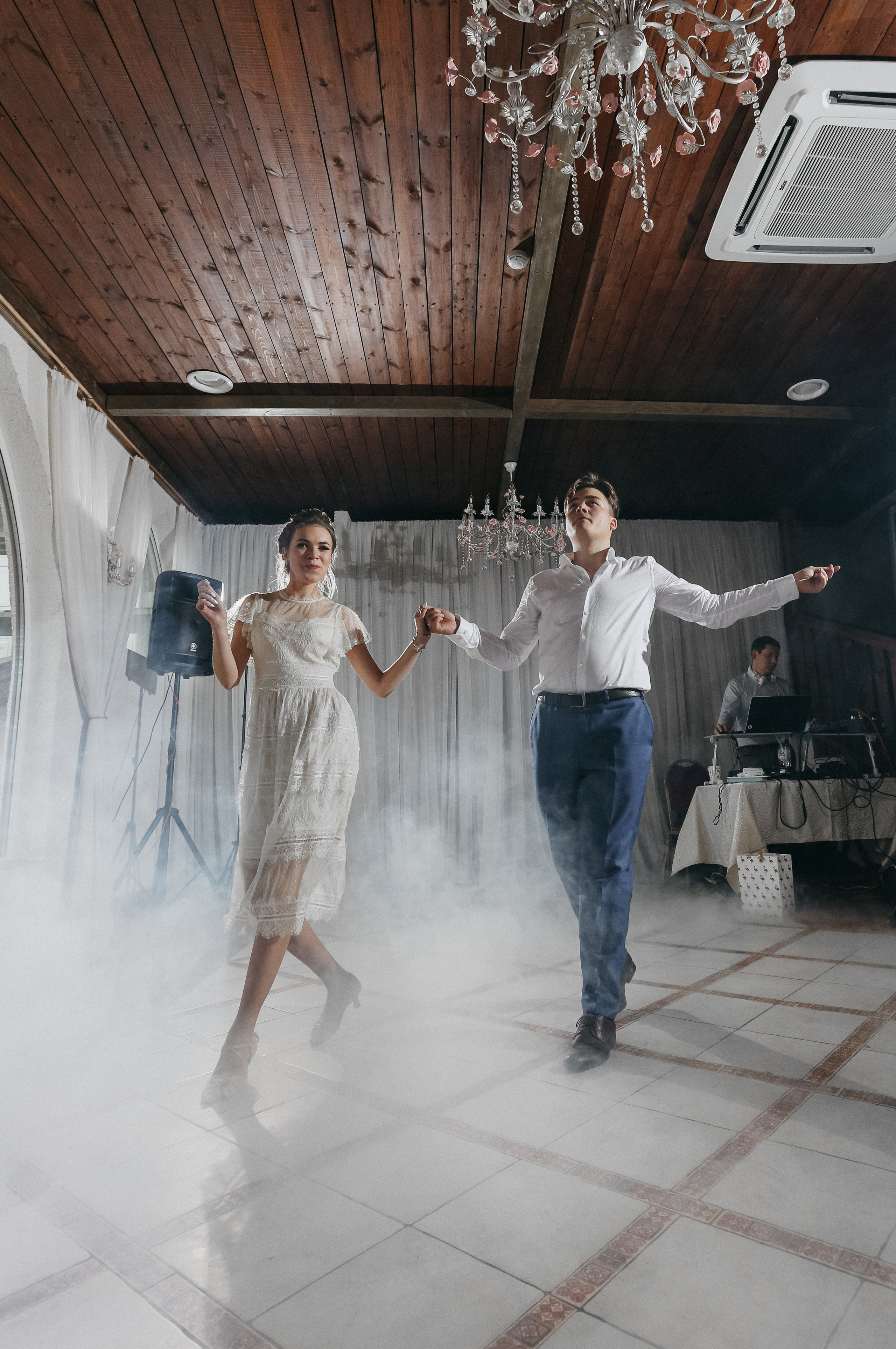 Все, что было на вечеринке, останется…. Свадебный фотограф в Санкт-Петербурге