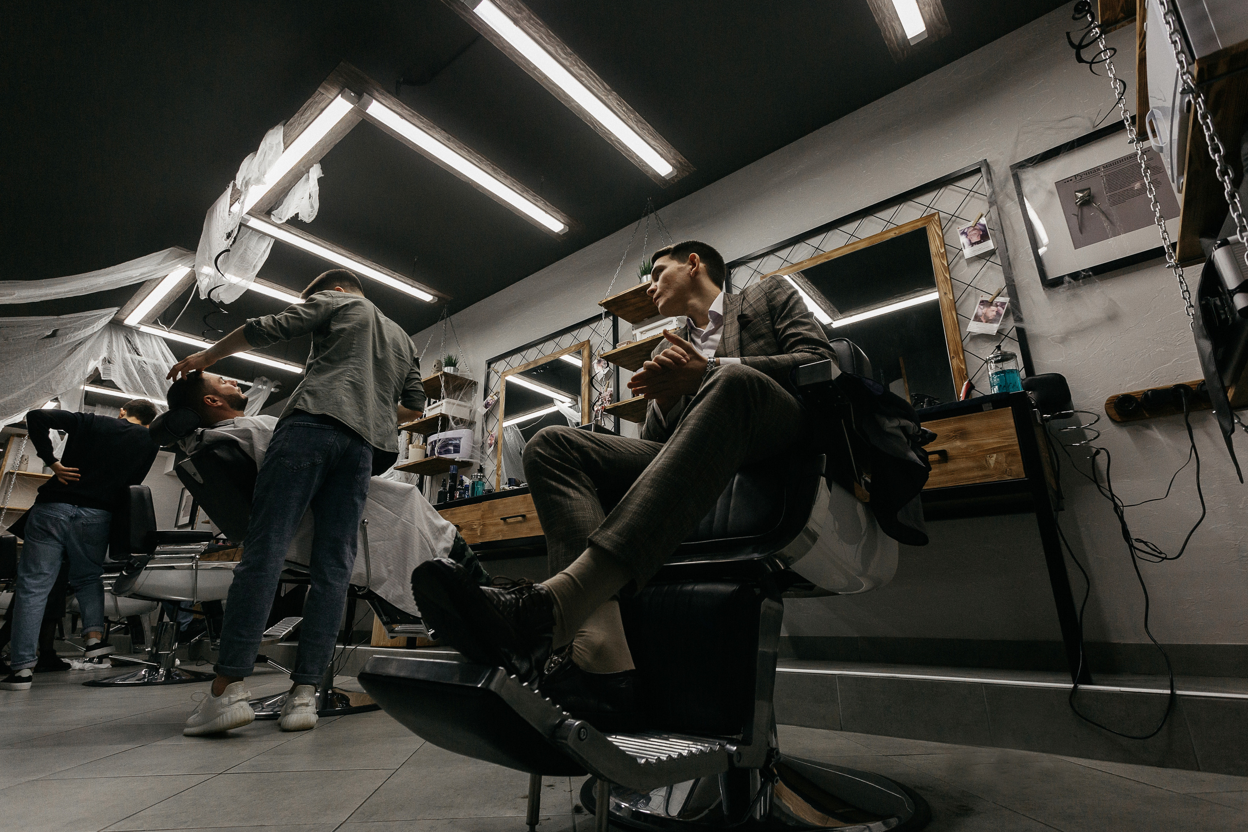 Сказка про слезы, шампанское и барбершоп. Свадебный фотограф в Санкт-Петербурге