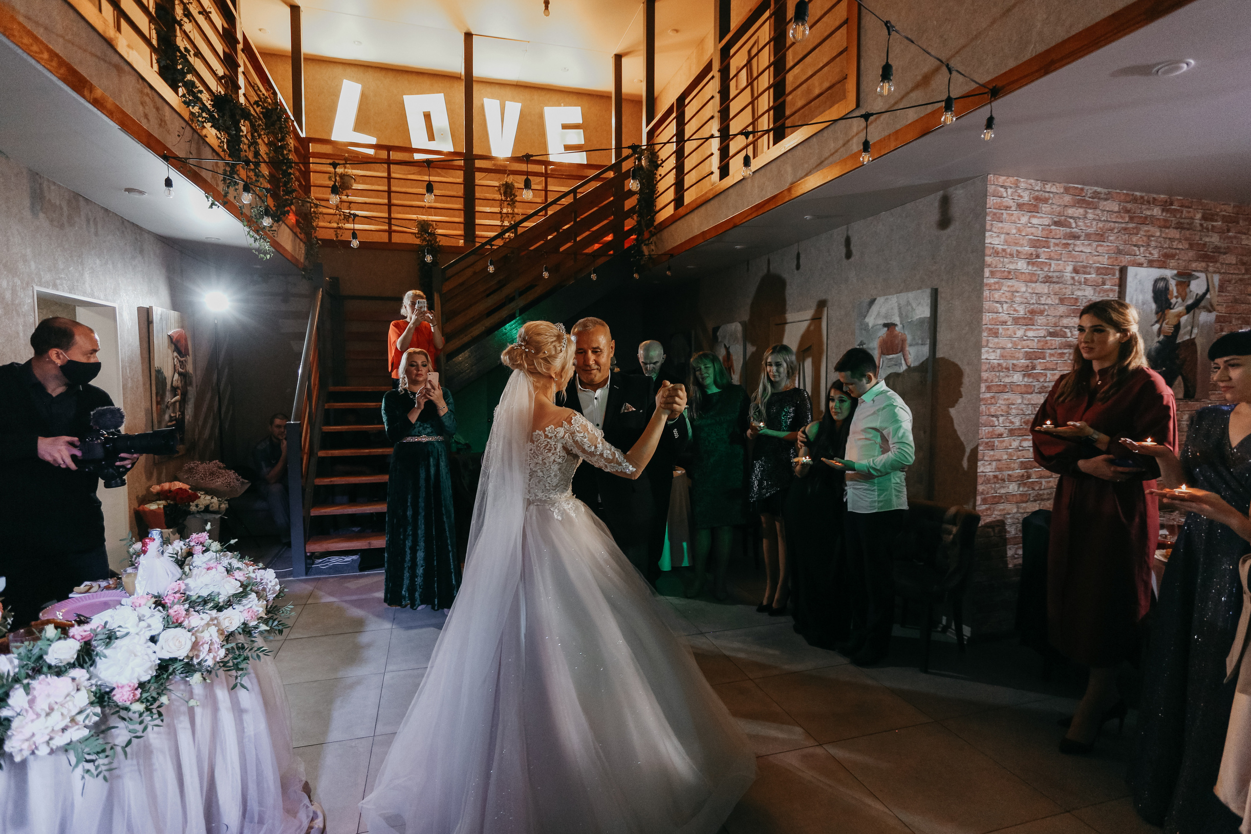 Сказка про слезы, шампанское и барбершоп. Свадебный фотограф в Санкт-Петербурге