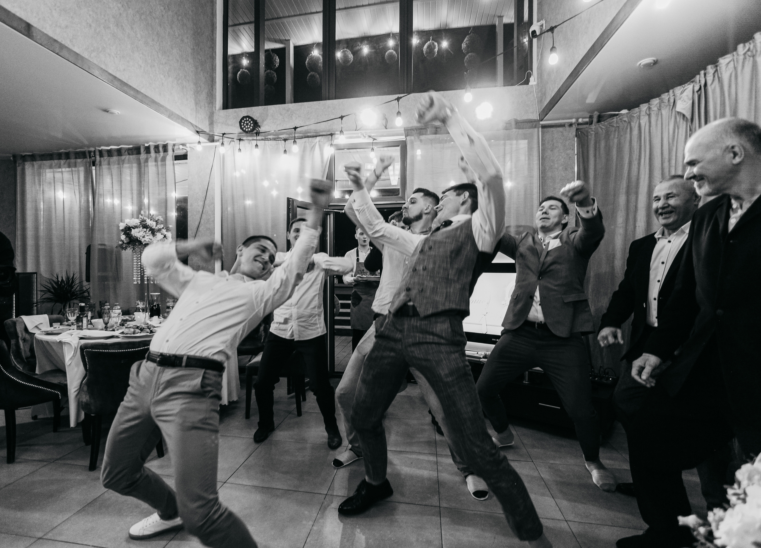 Сказка про слезы, шампанское и барбершоп. Свадебный фотограф в Санкт-Петербурге