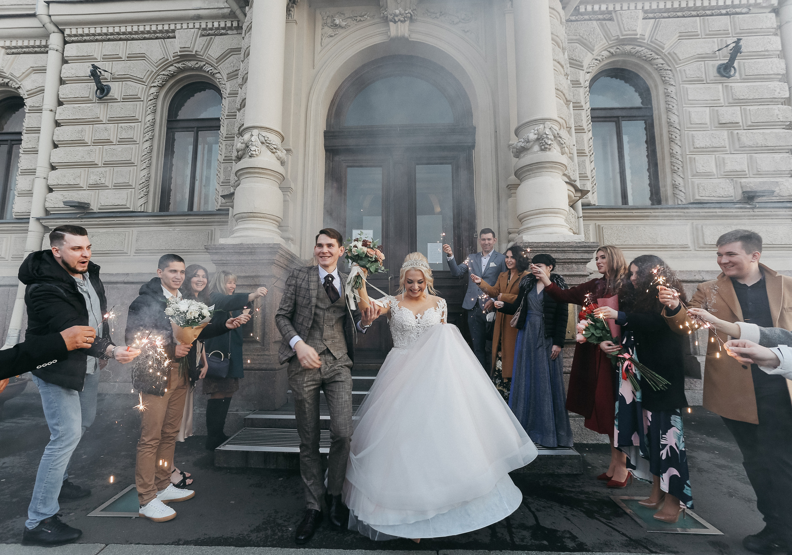 Сказка про слезы, шампанское и барбершоп. Свадебный фотограф в Санкт-Петербурге