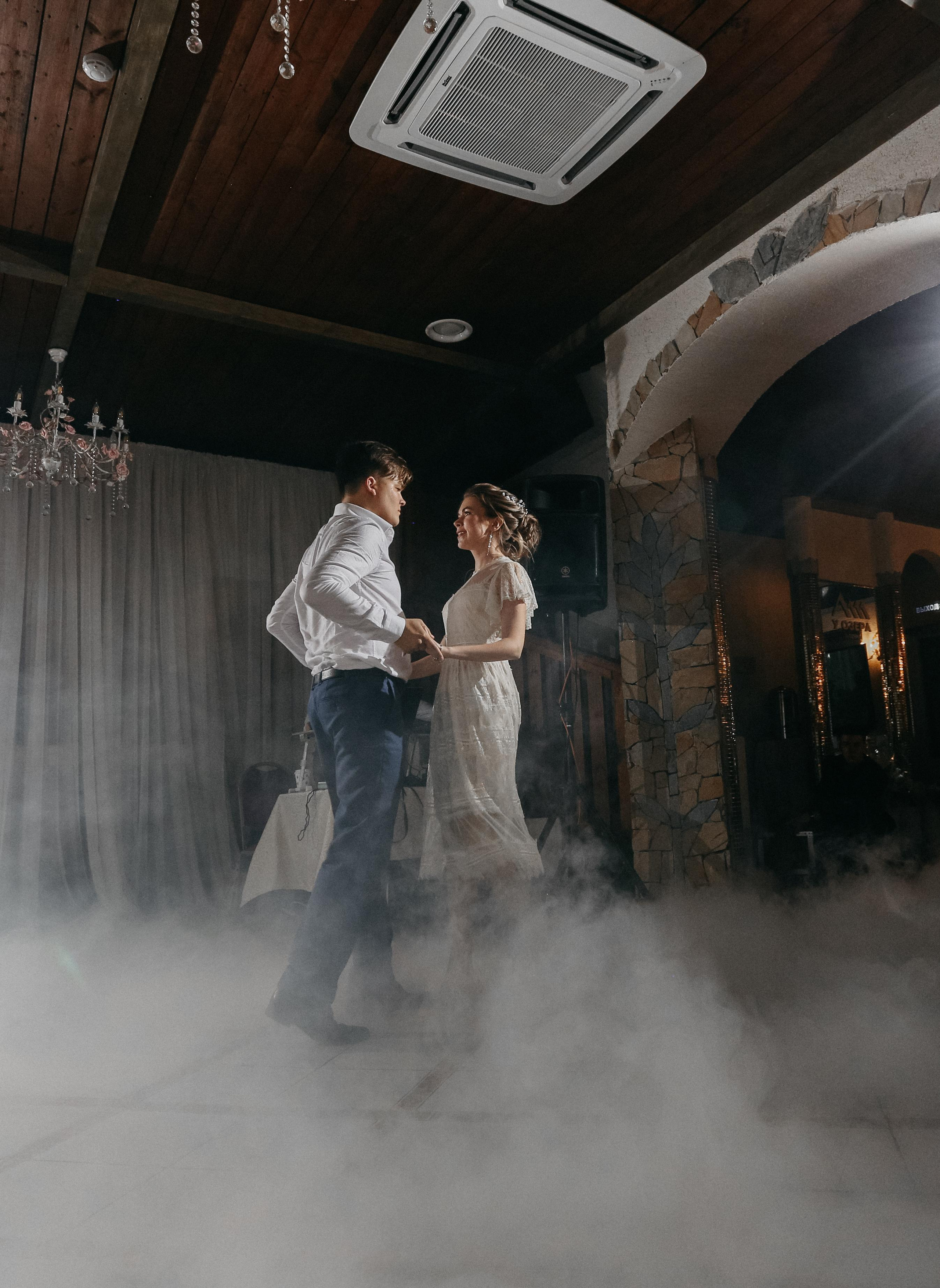 Все, что было на вечеринке, останется…. Свадебный фотограф в Санкт-Петербурге