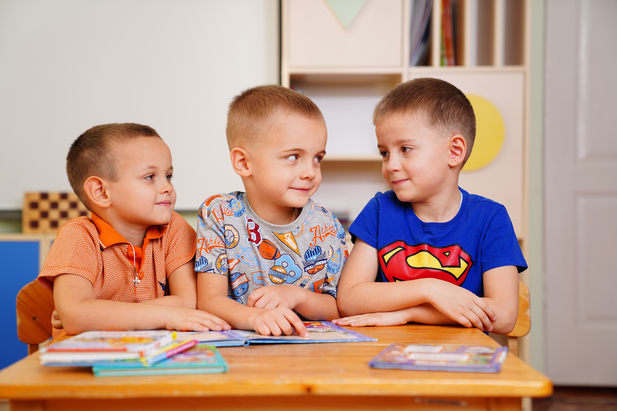 Мелкие группы. MEMENTO.Выпускные альбомы, школьные, юбилейные и другие книги. Ростов-на-Дону