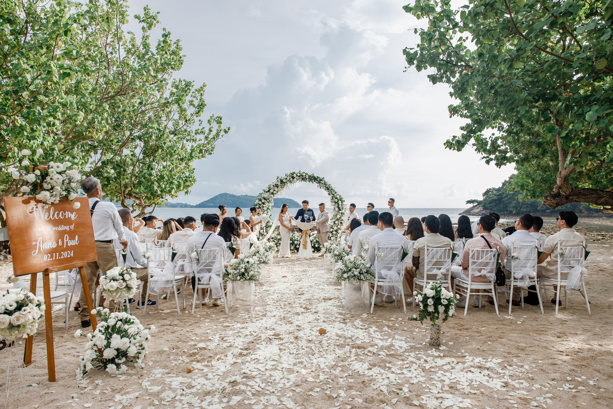 Wedding in Phuket at the Thavorn Hotel. Photographer in Phuket. Photographer Thailand