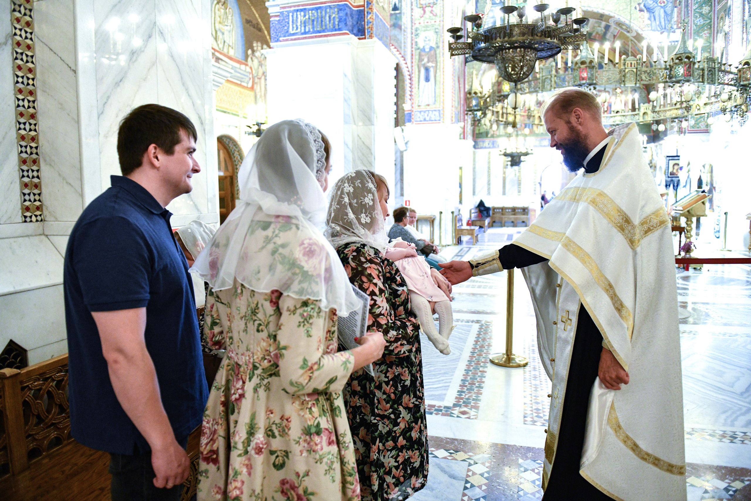 Крещение Марии. Церковь Покрова Пресвятой Богородицы в Ясенево. Свадебный и портретный фотограф в Москве Галина Борисова