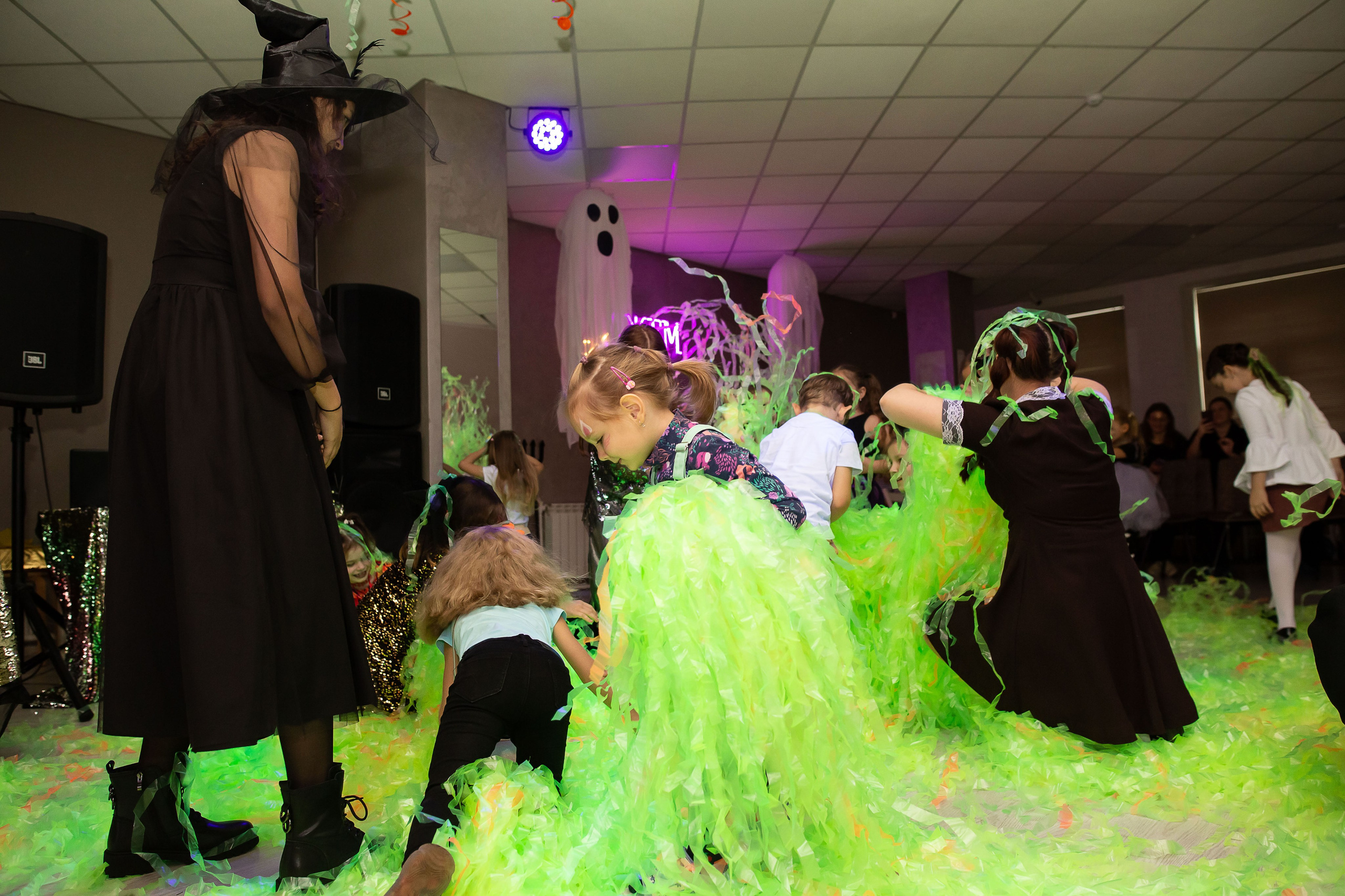 Верхом на помеле спектакль интерактивный. Семейный и детский фотограф Анна Петракова