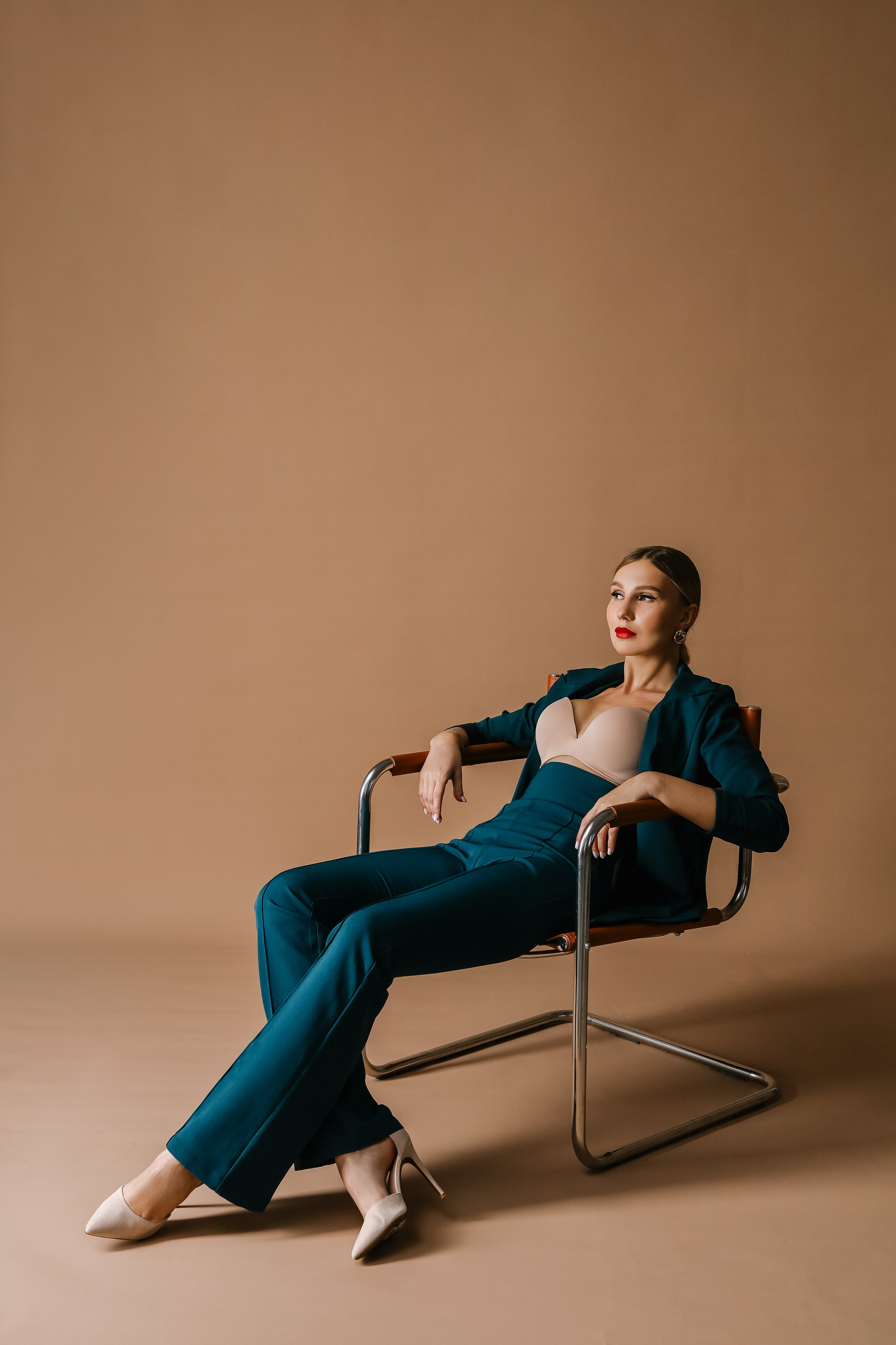 Контент для мастера лазерной эпиляции Кристины. Фотопродакшн продающего контента