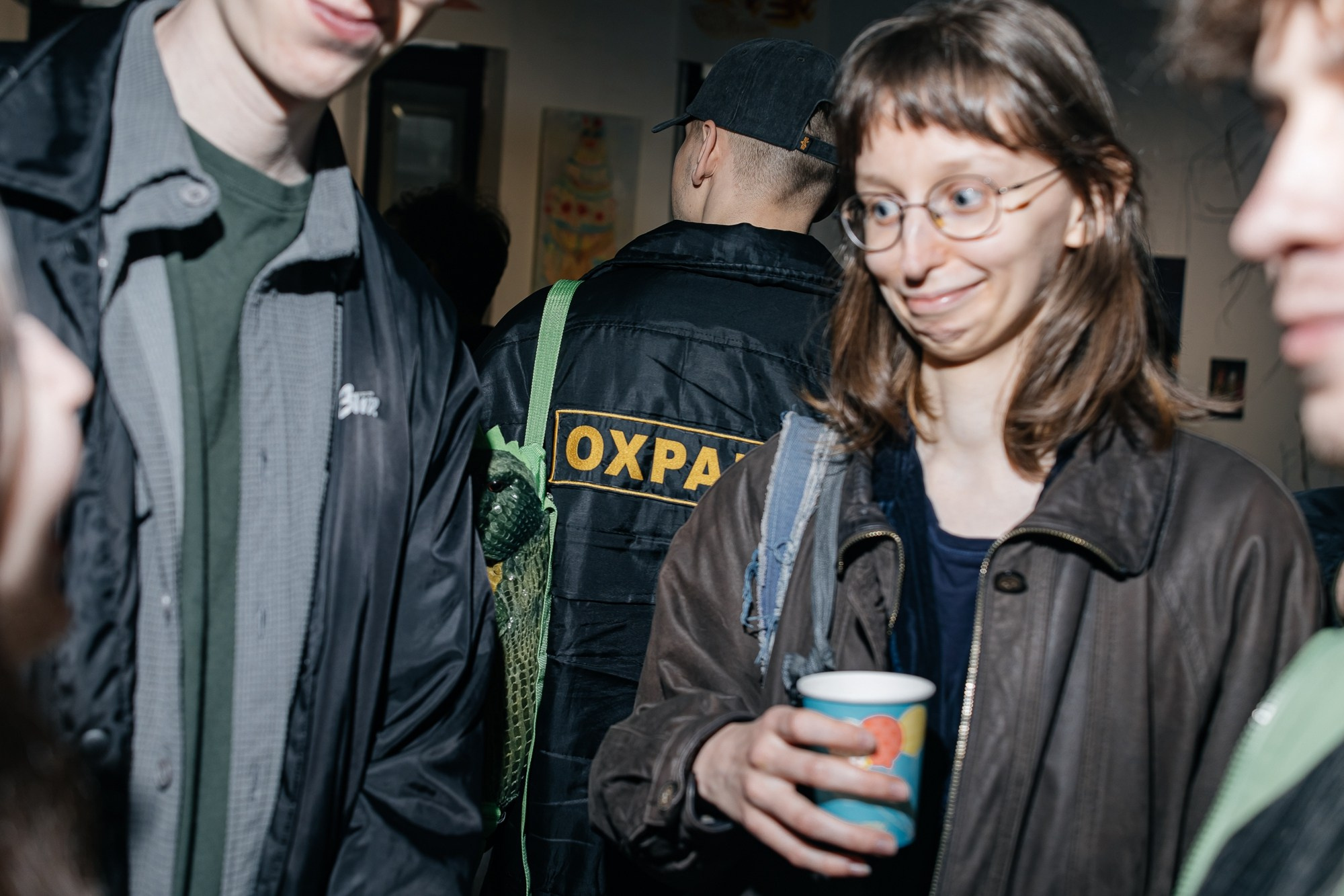 IZZI ROOM | Открытие выставки | май 2025. Репортажный фотограф в Санкт-Петербурге СПБ Алиса Ческидова на ваше мероприятие