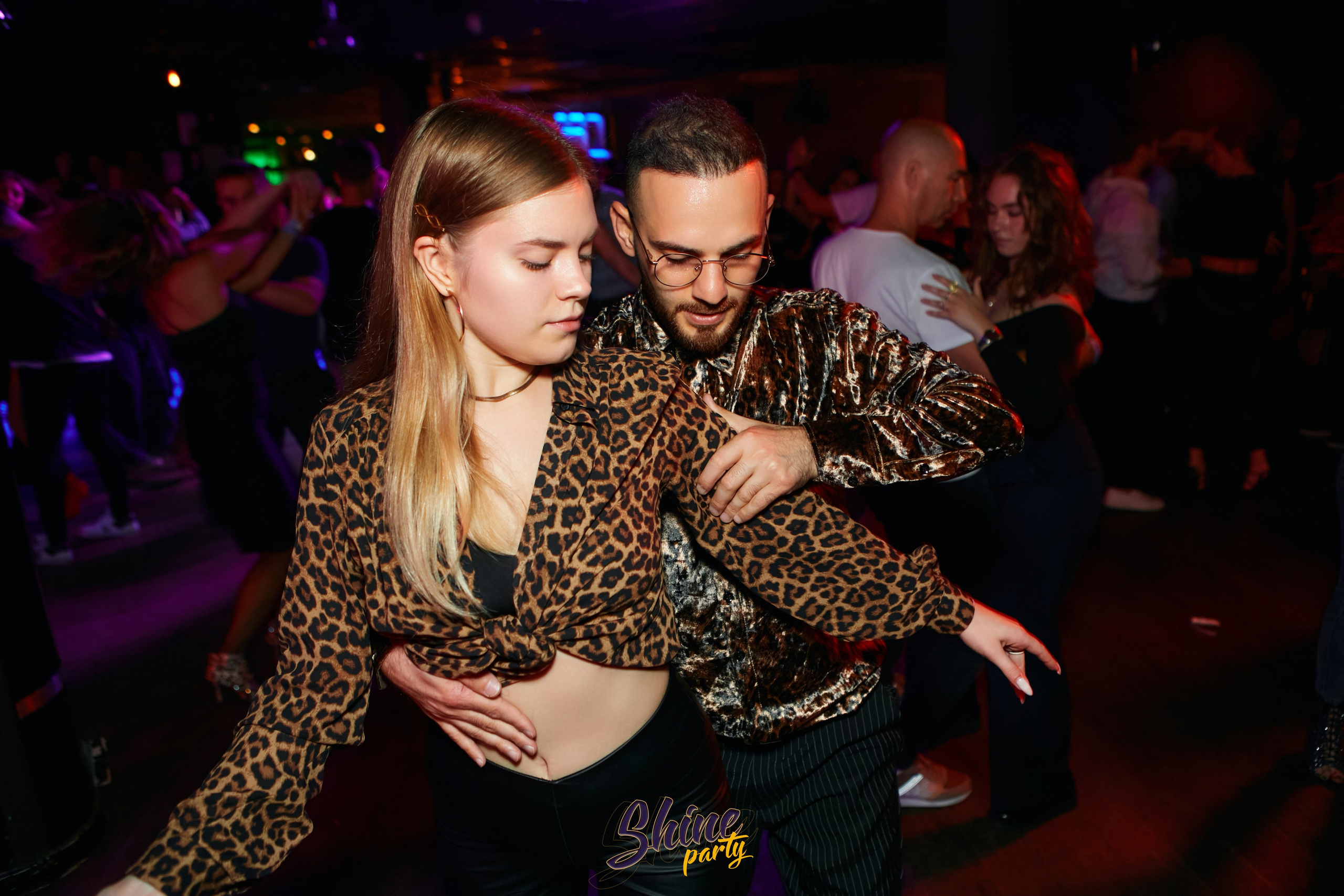 Shine party bachata. Свадебный фотограф
