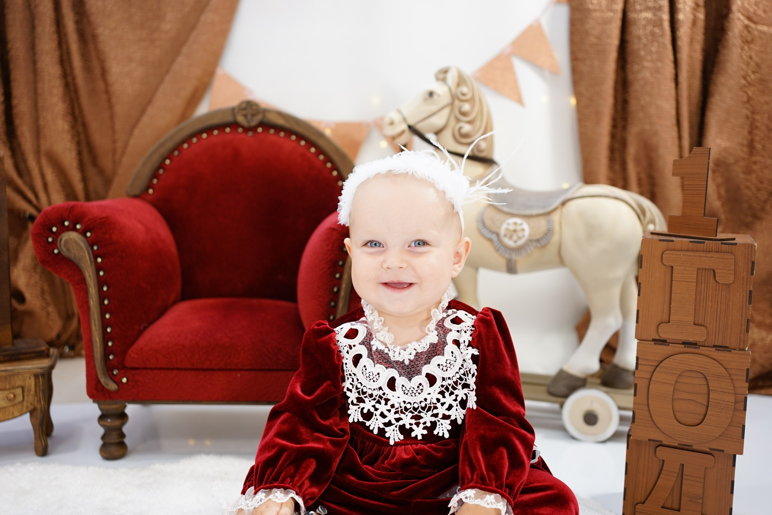 Бордовая зона. Детская Фотостудия ГОДОВАСИКИ в Санкт-Петербурге фотосесия на годик