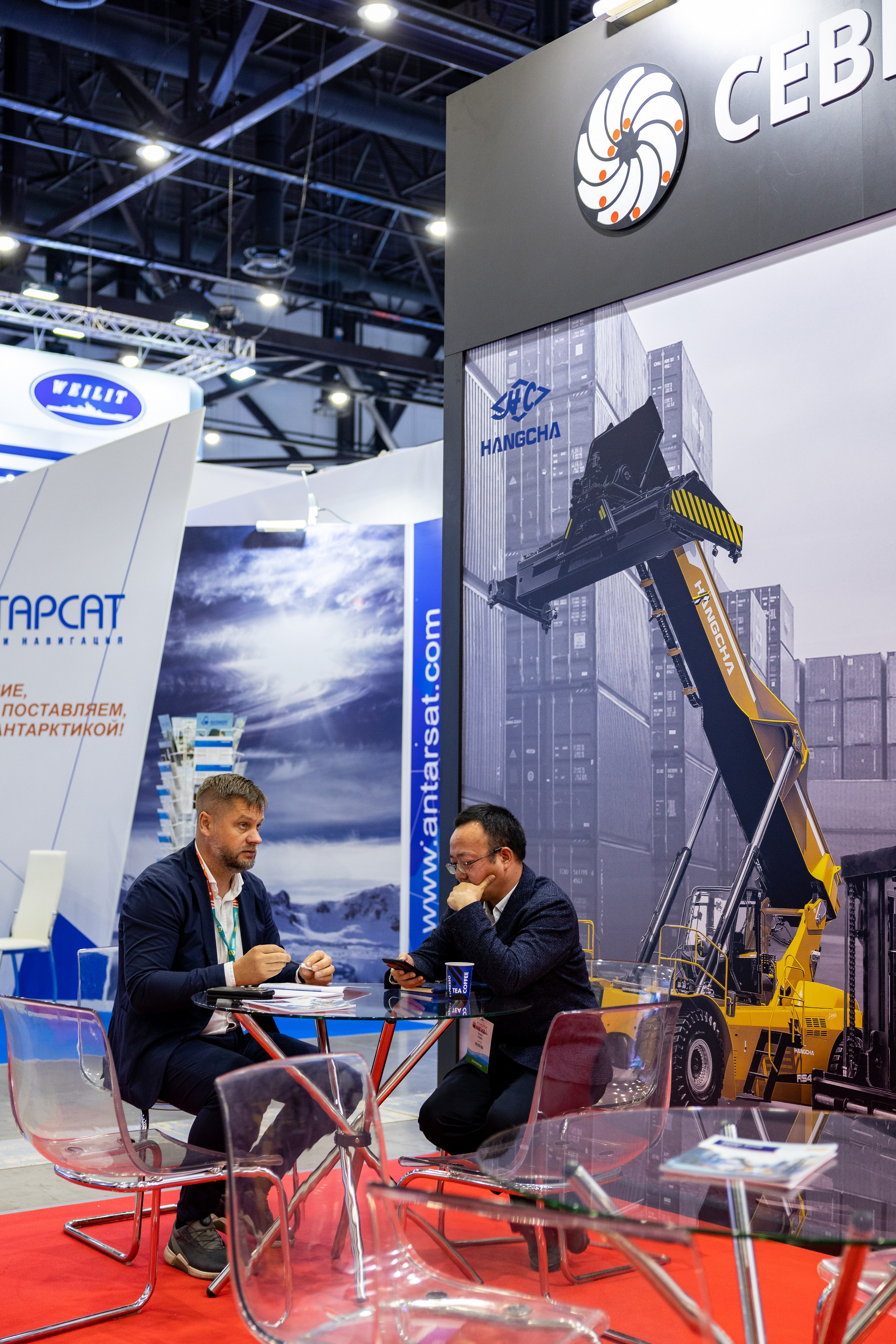 Выставка НЕВА 2025. Репортажный фотограф Санкт-Петербург | Роман Карбышев