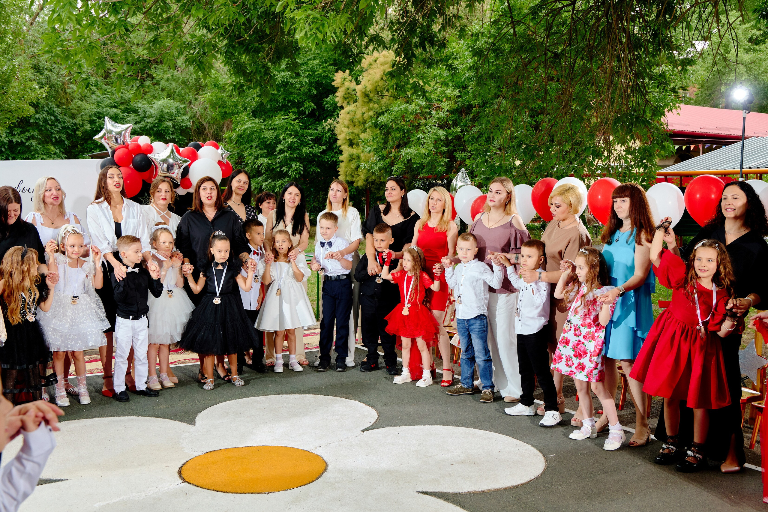 Выпускной 45 сад. Фотограф Выпускные альбомы Таганрог Сергей Коробченко