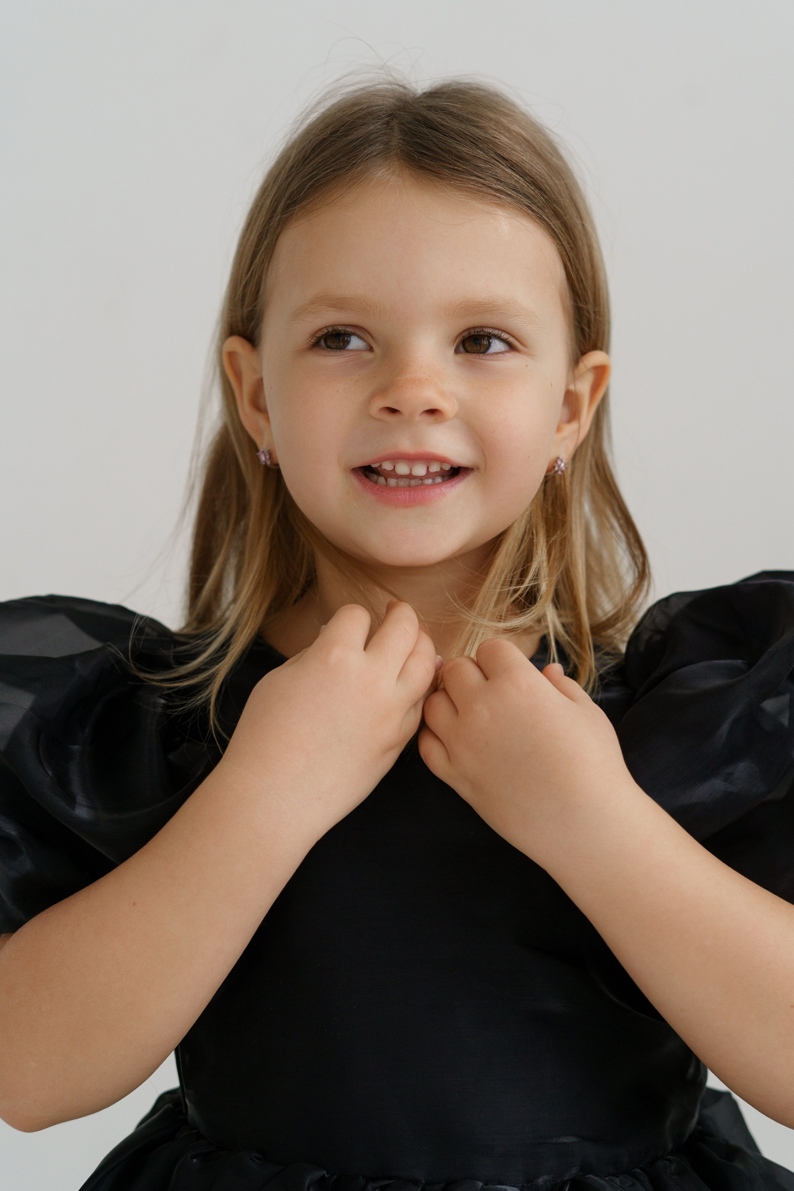 Оля, Настя, Кристина, Катя. Главная