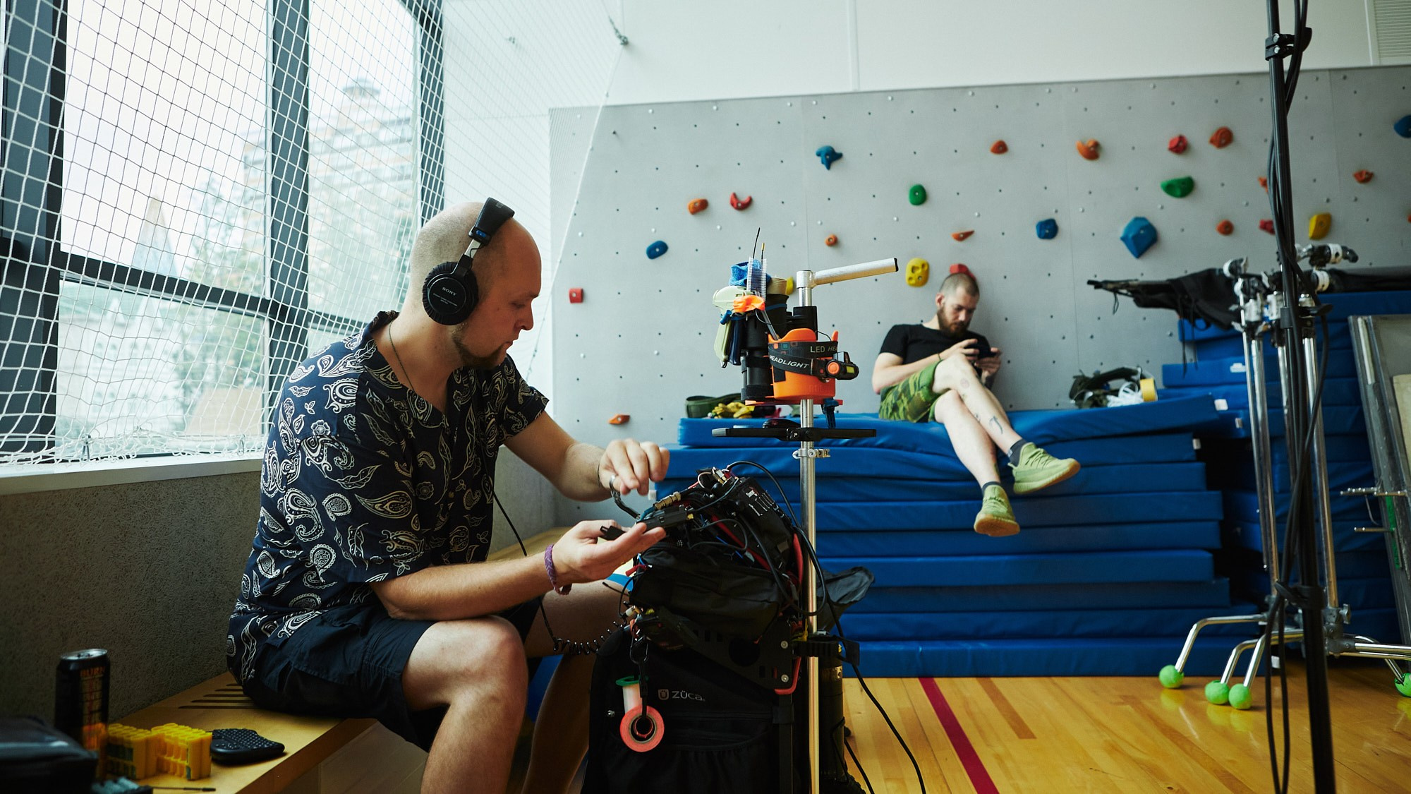 Бэкстейдж сериала «Школота» — репортажная фотосъёмка съёмочного процесса. Репортажный фотограф в Москве — Дмитрий Тарасов | Съёмка мероприятий, концертов, корпоративов