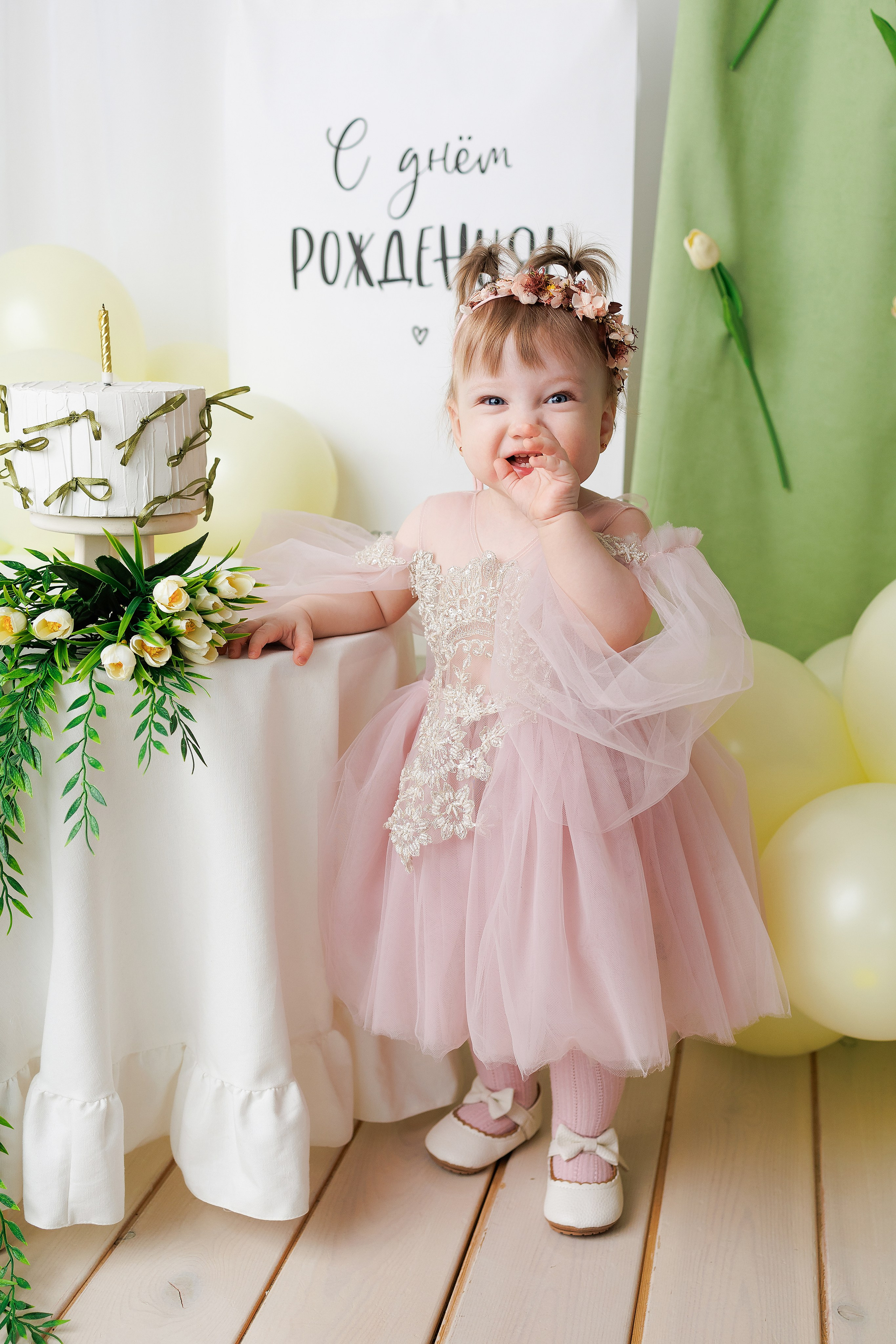 Аделине 1 годик. Фотограф новорожденный малышей Новосибирск