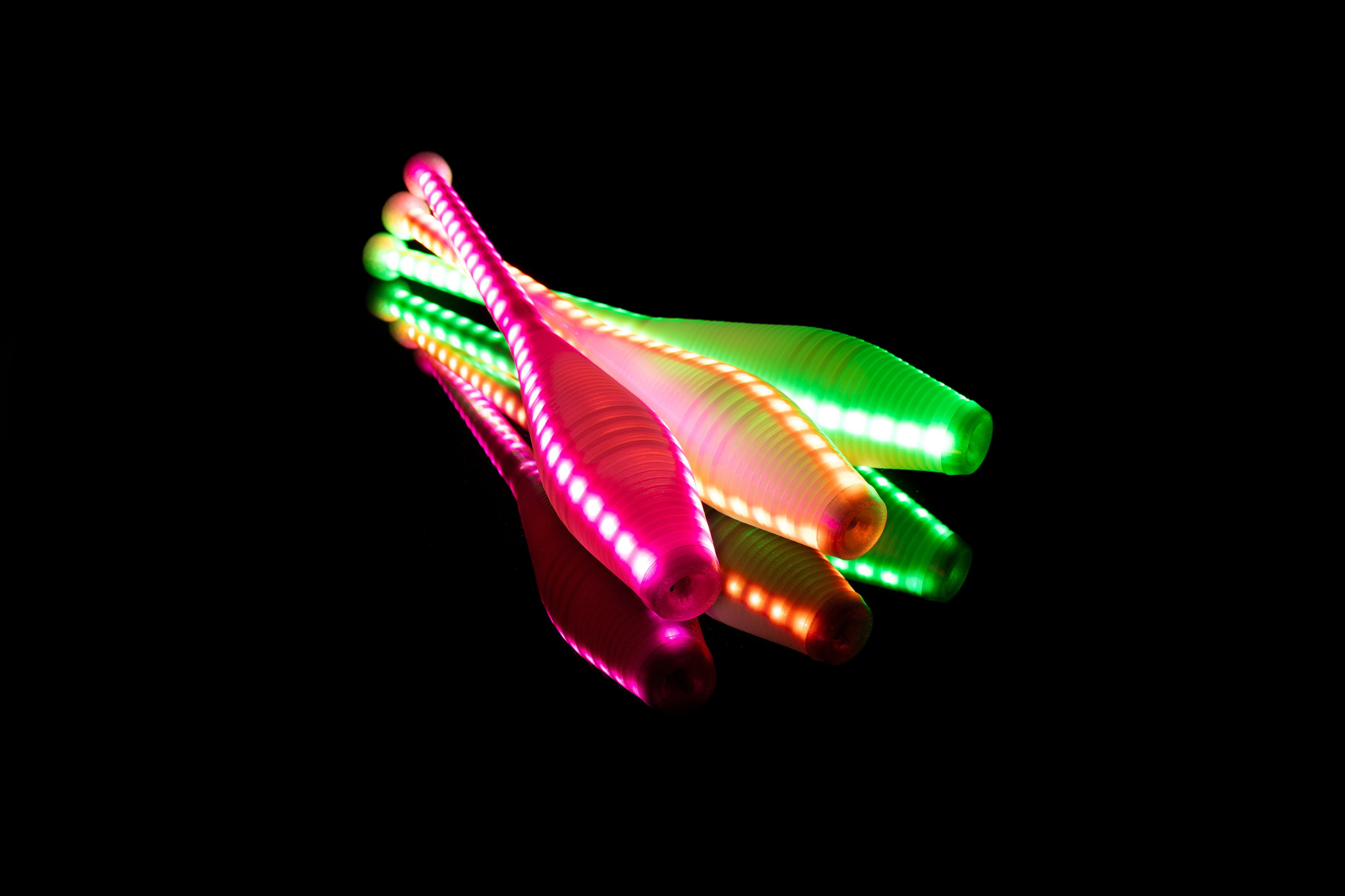 Кегли RGB красный, оранжевые, зеленая