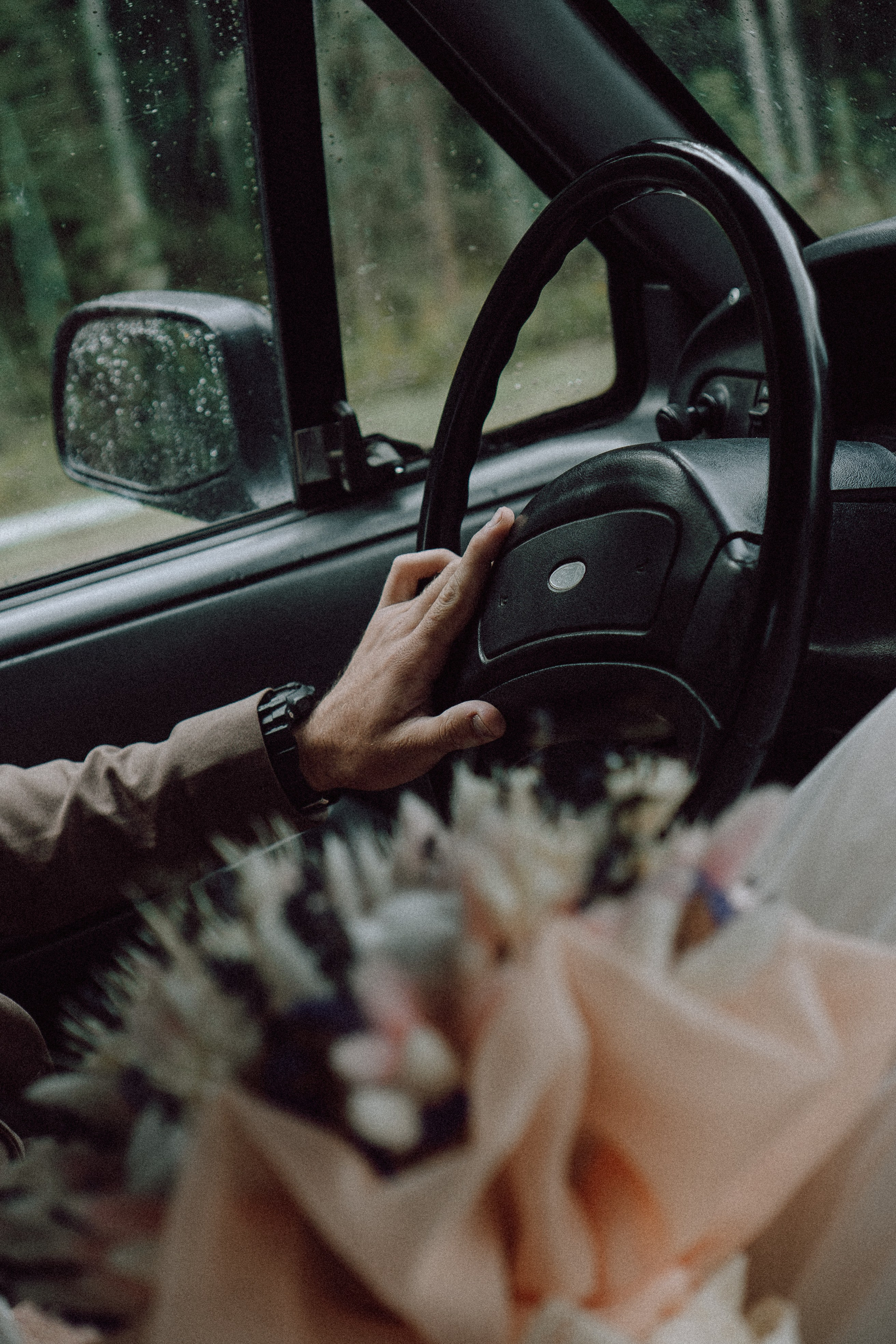СВАДЕБНАЯ ФОТОСЕССИИЯ ПАРЫ В ГОРОДЕ ПРИОЗЕРСК В СОСНОВОМ ЛЕСУ И С ПИКАПОМ. Профессиональный фотограф, Санкт-Петербург — Виктория Богомолова