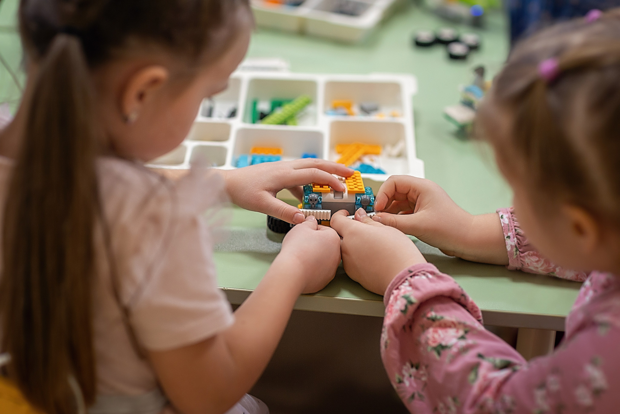 День в саду_ноябрь 2024. Семейный фотограф в Санкт-Петербурге