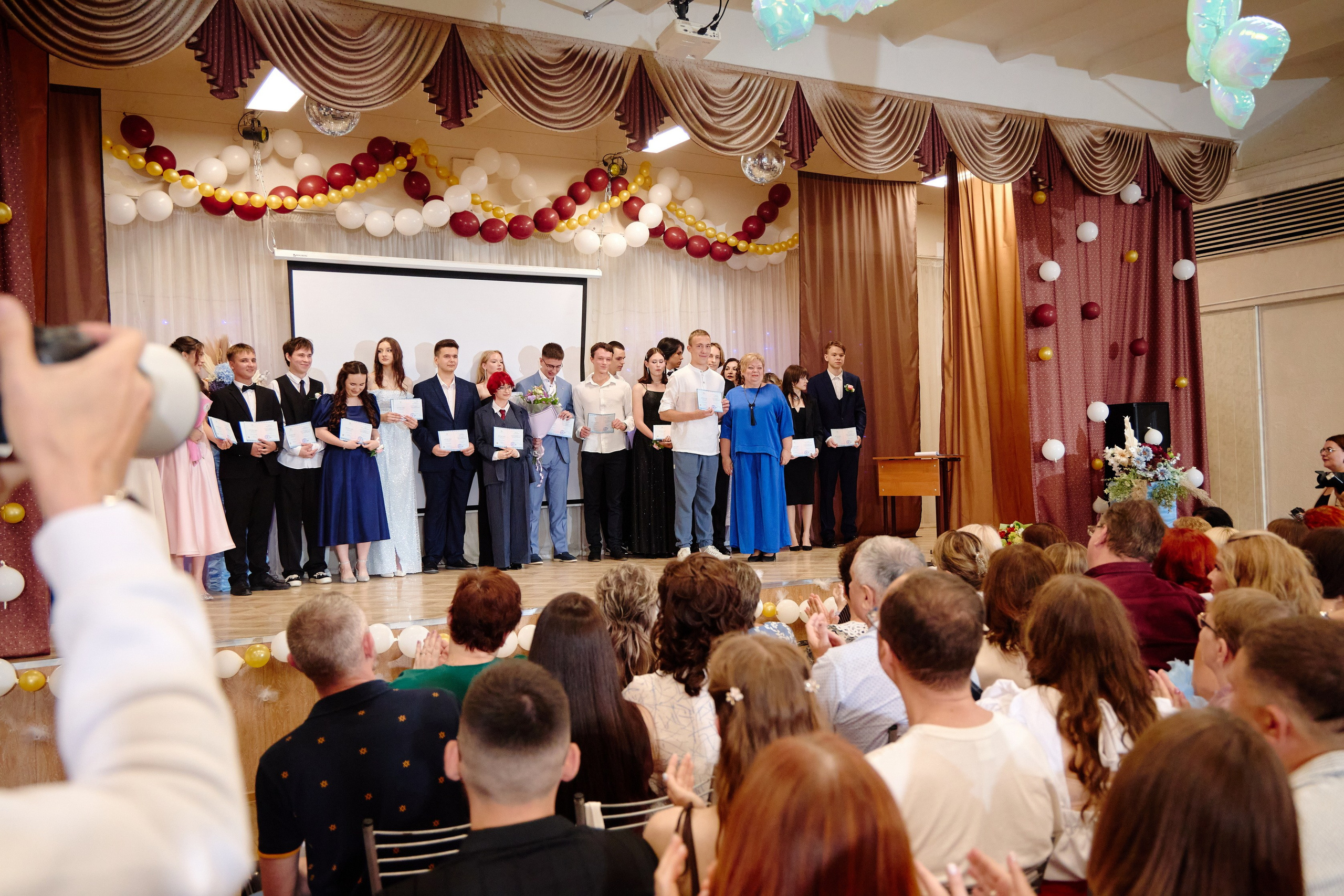 Выпускной 35 Сош. Фотограф Выпускные альбомы Таганрог Сергей Коробченко