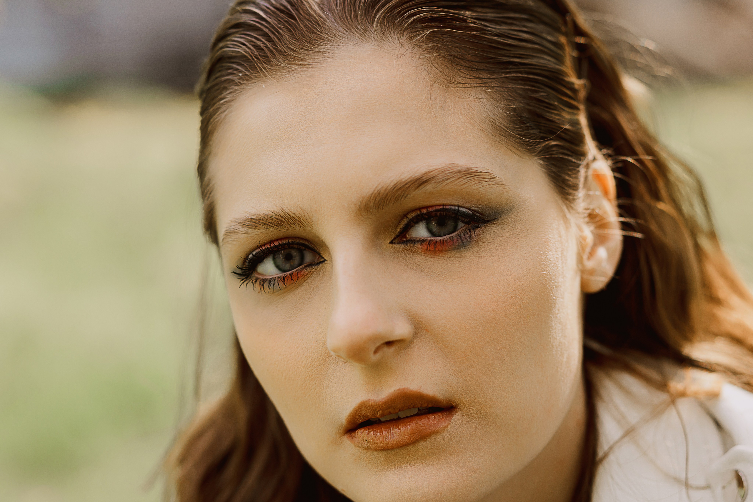 Женская фотосессия в цветущем саду. Семейный и женский фотограф в Москве Надежда Воробьева