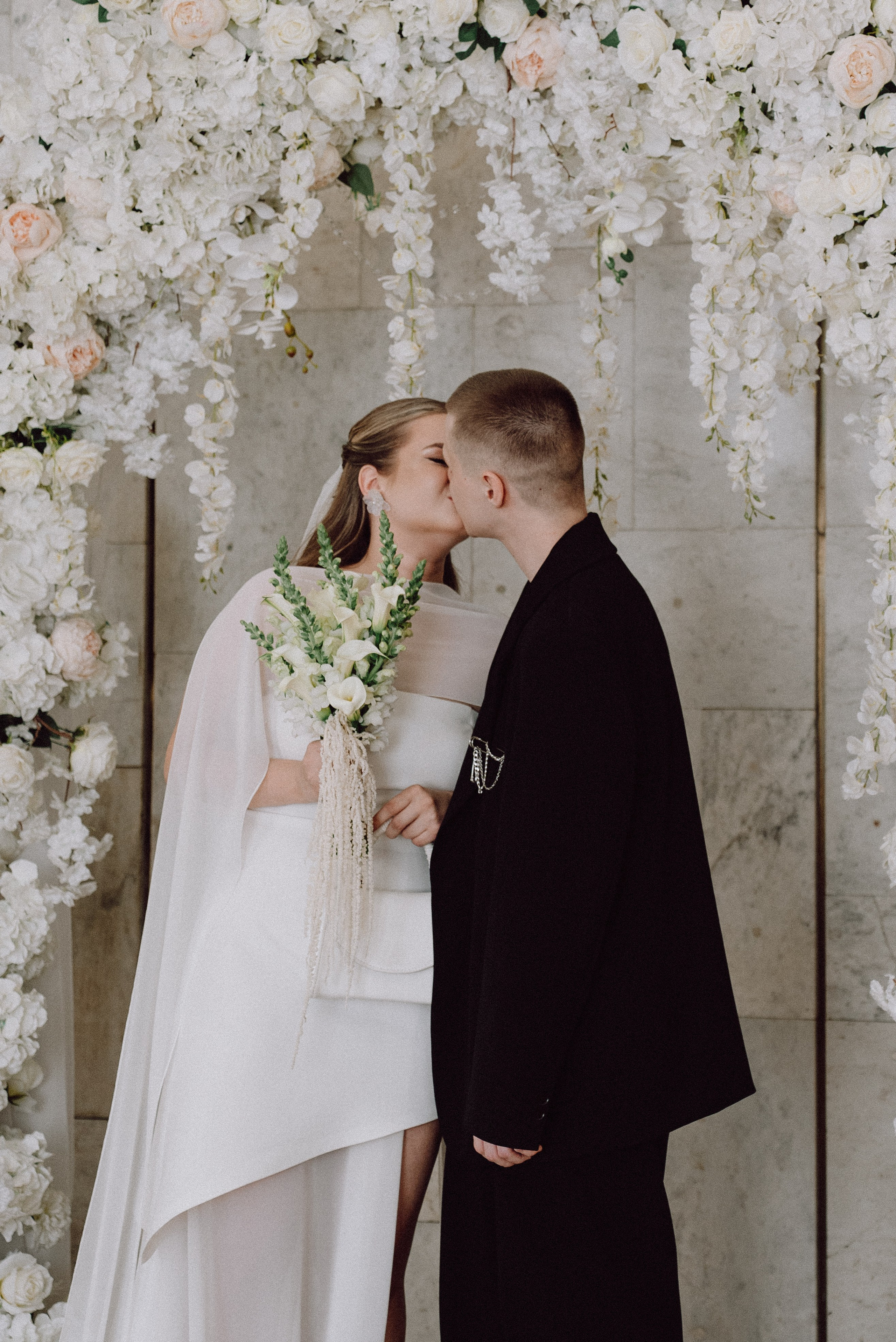 Свадебная прогулка и роспись в Кировском ЗАГСе