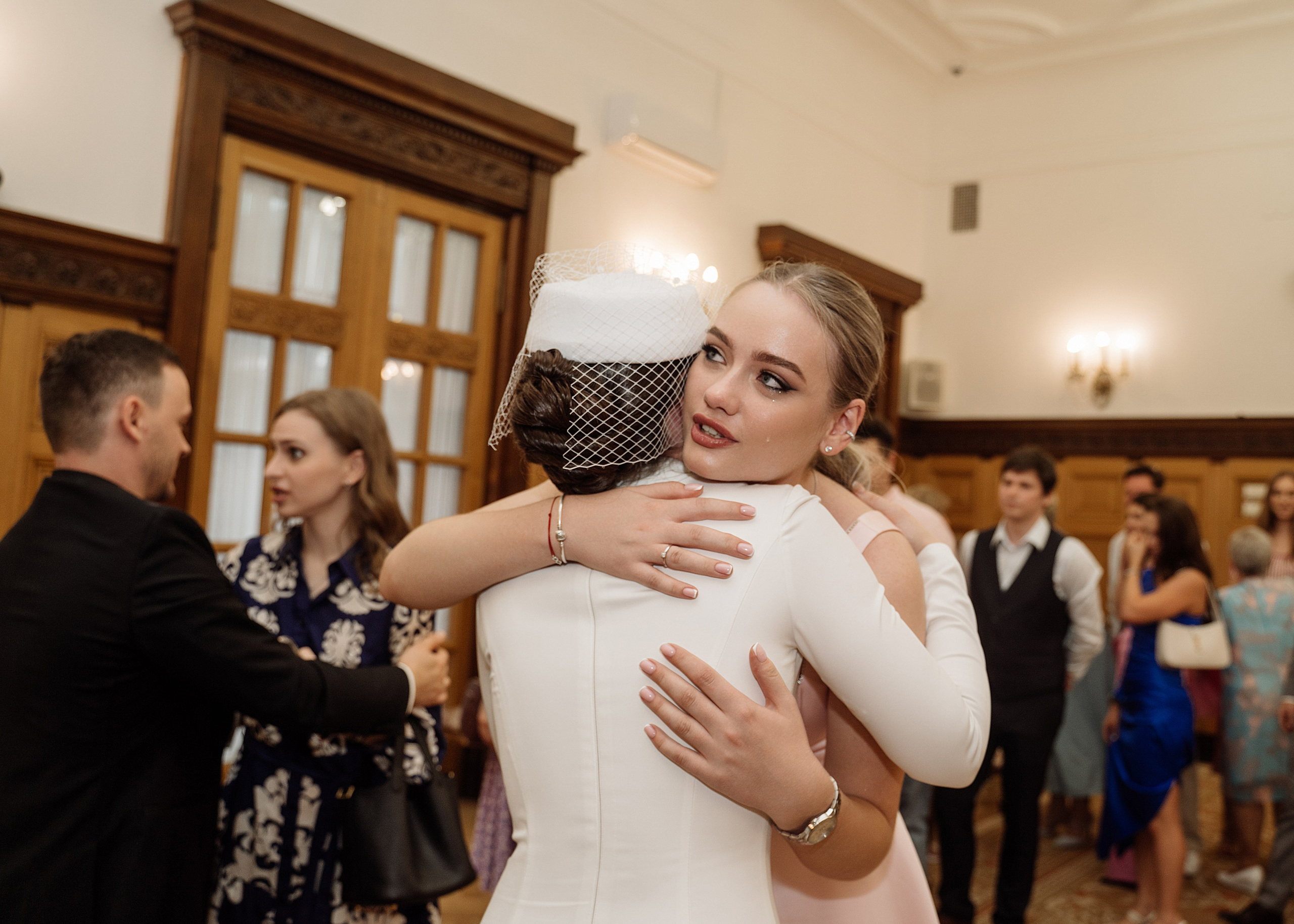 Сборы дома и прогулка на Патриках (полный день). Свадебный фотограф