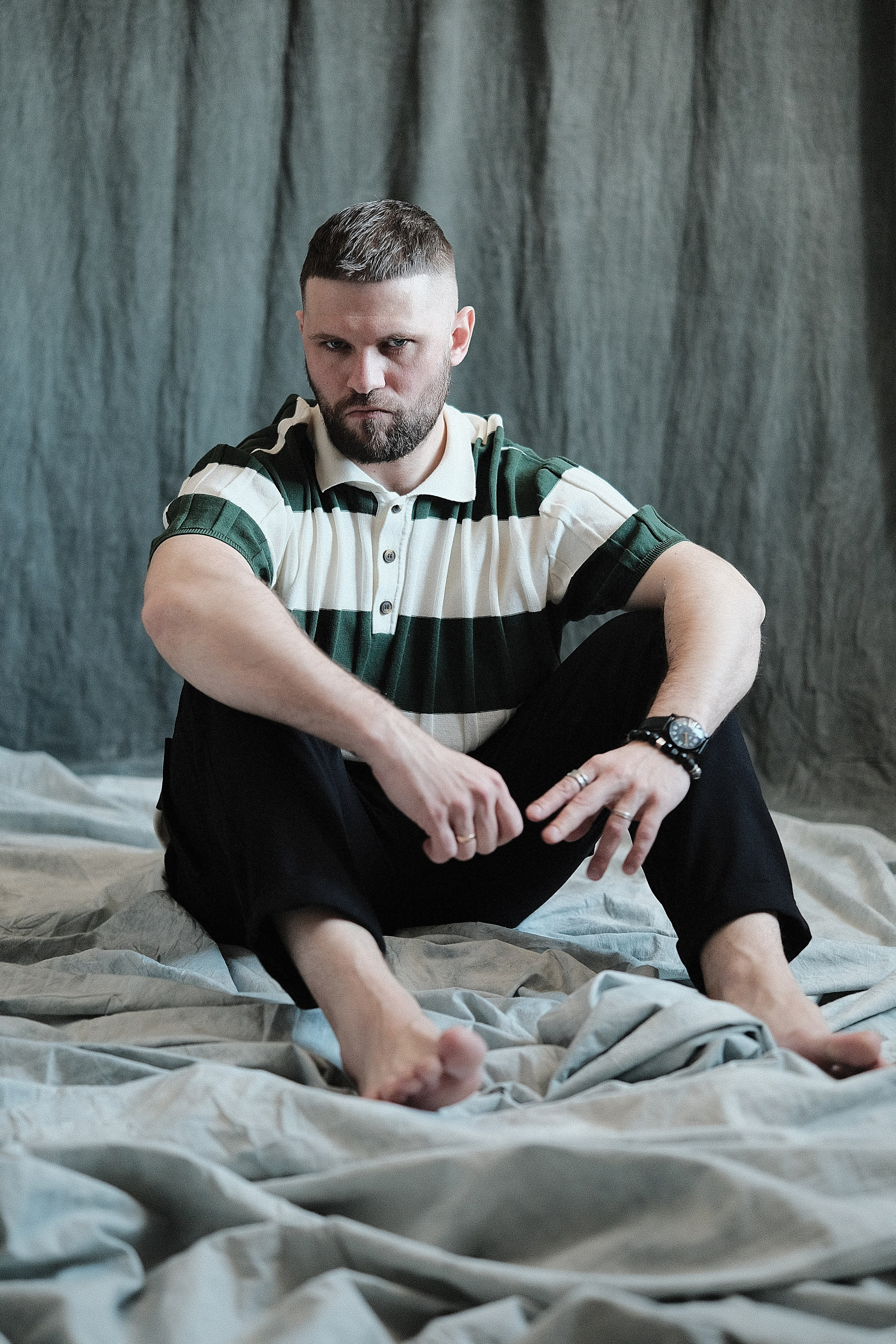 Фотограф Михаил Гуляев. Фотосессия в Новосибирске. Фотосессия в студии Новосибирск. Мужские фотографии.