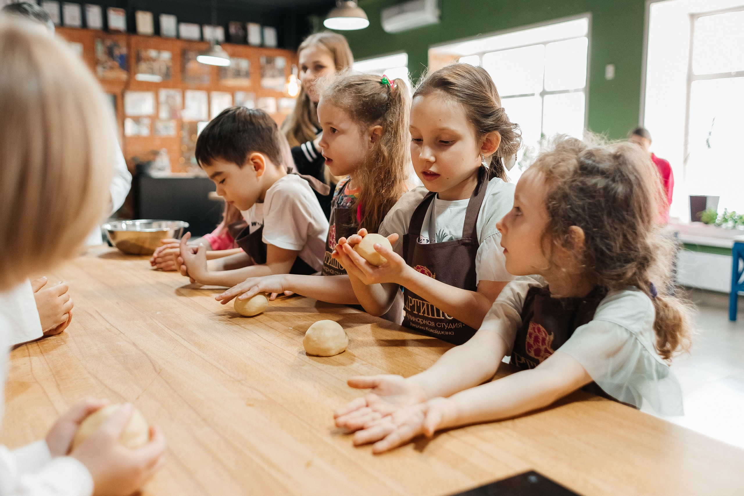 Детский мастер-класс в «АРТиШОК». Фотограф Кемерово | Сергей