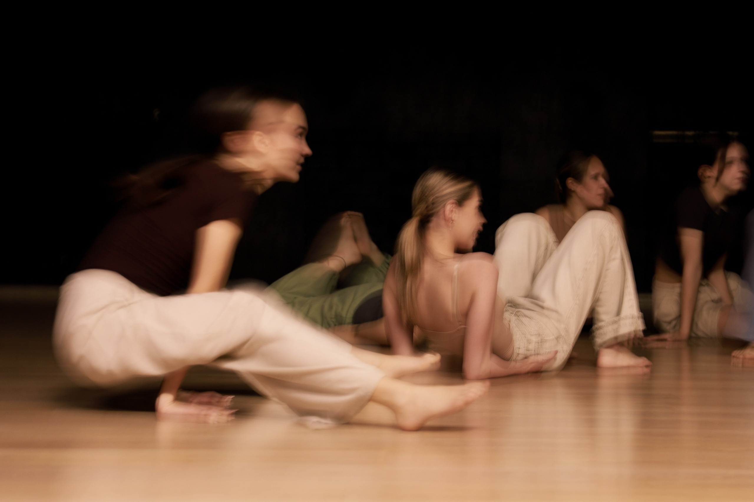 Современный показ Подземка. Небесные ласточки. Фотограф Юлия Мальцева