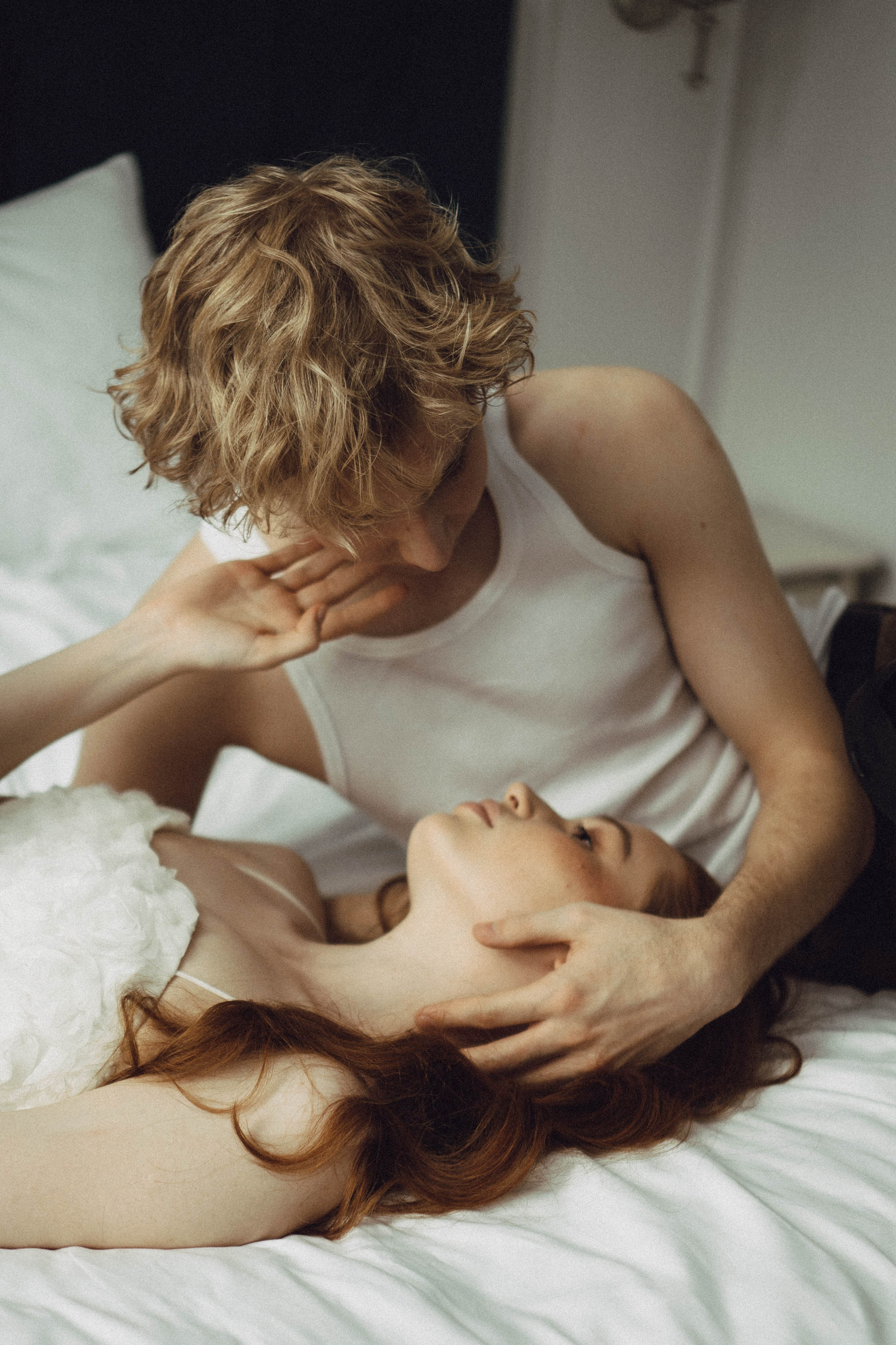 СВАДЕБНАЯ СЬЕМКА В ОТЕЛЕ. СБОРЫ ЖЕНИХА И НЕВЕСТЫ И ТАКЖЕ ТОР И ПОДГОТОВКА К ПРОГУЛКЕ. Профессиональный фотограф, Санкт-Петербург — Виктория Богомолова