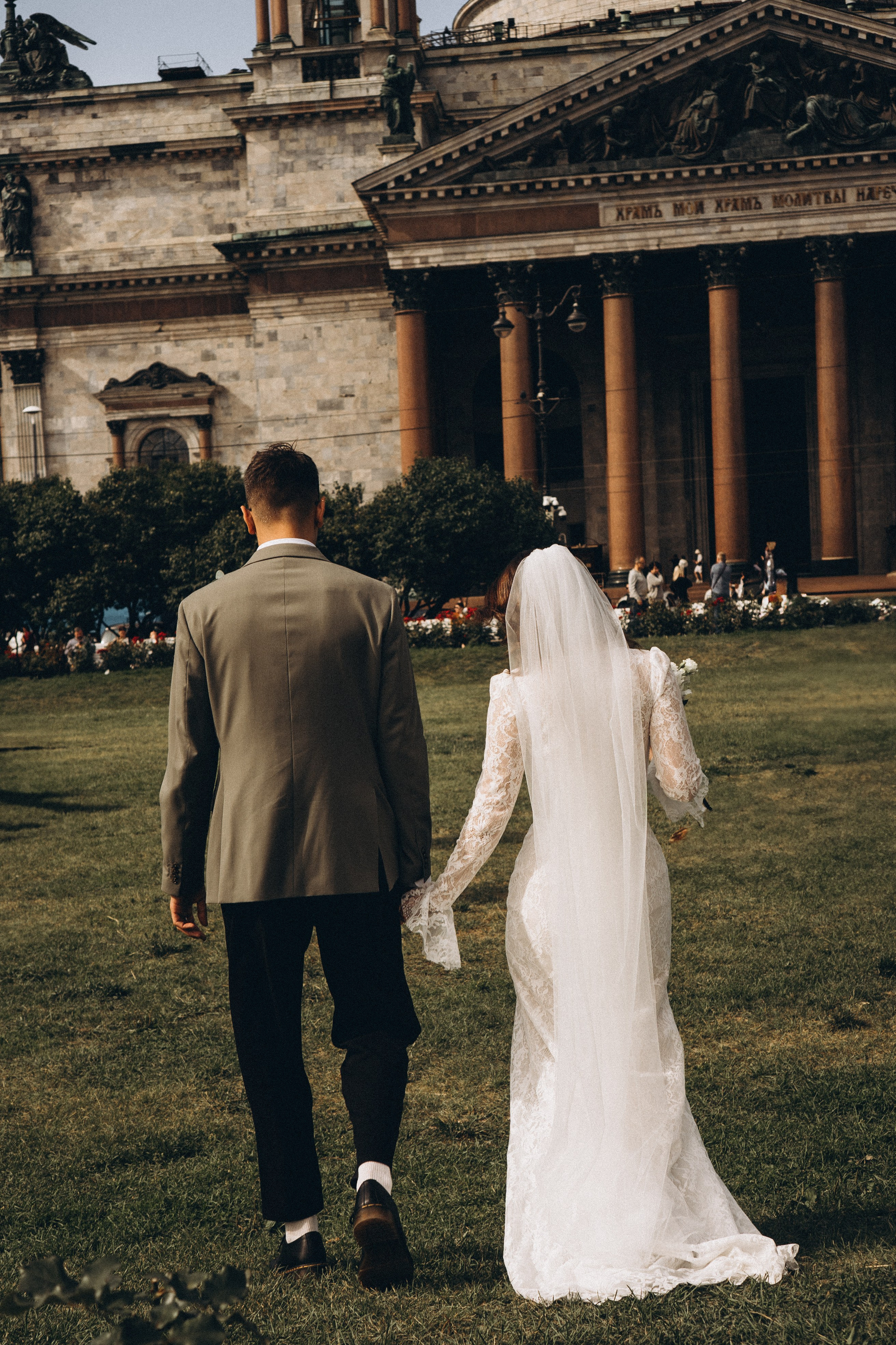 СВАДЕБНАЯ ПРОГУЛКА ВОЗЕ ИСАИКЕВСКОГО СОБОРА АСТОРИИ И ЗАКОНОДАЛЕТНОГО СОБРАНИЯ. Профессиональный фотограф, Санкт-Петербург — Виктория Богомолова