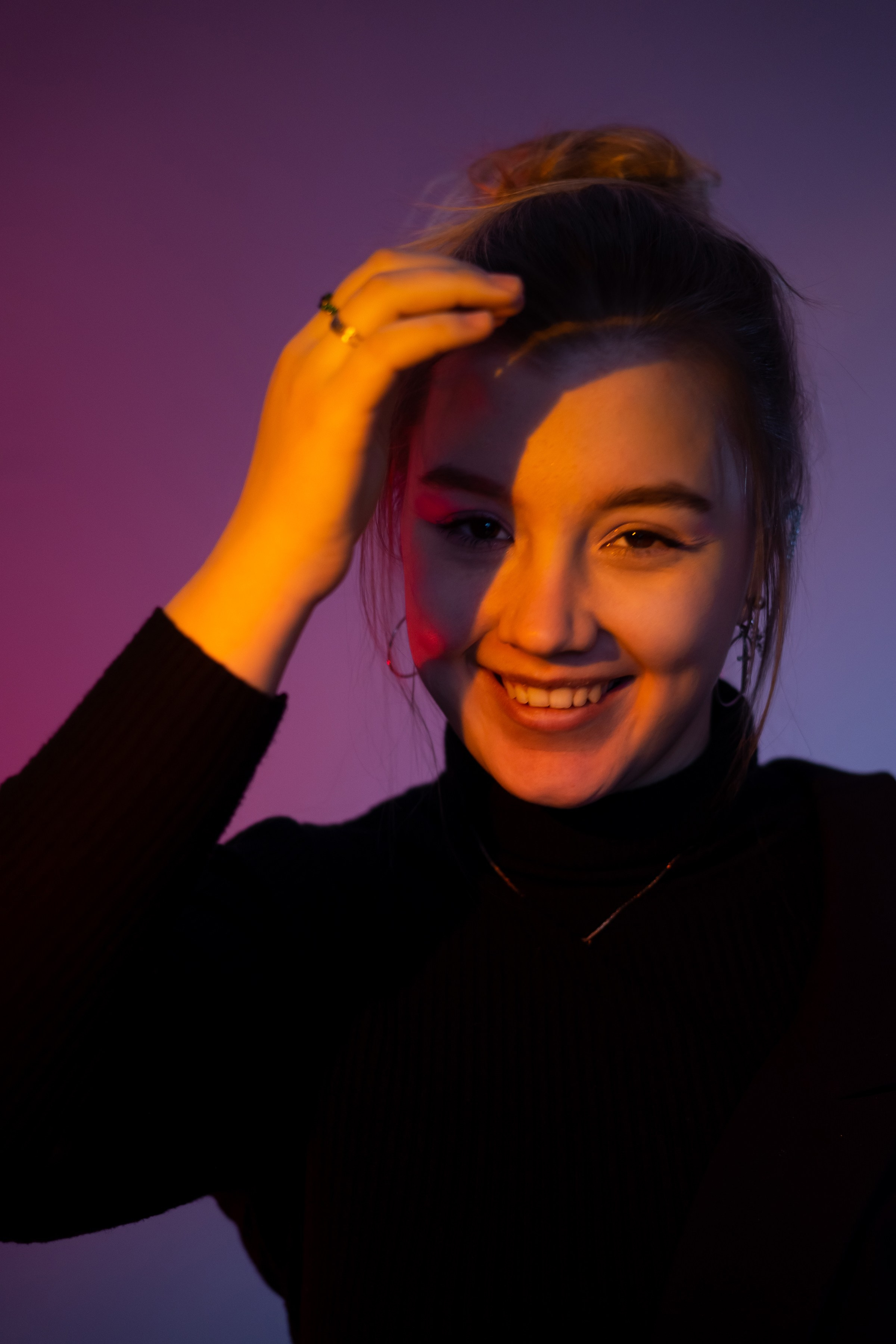 В школе, портреты с цветной подсветкой. Ольга Плаксина фотограф в Саратове