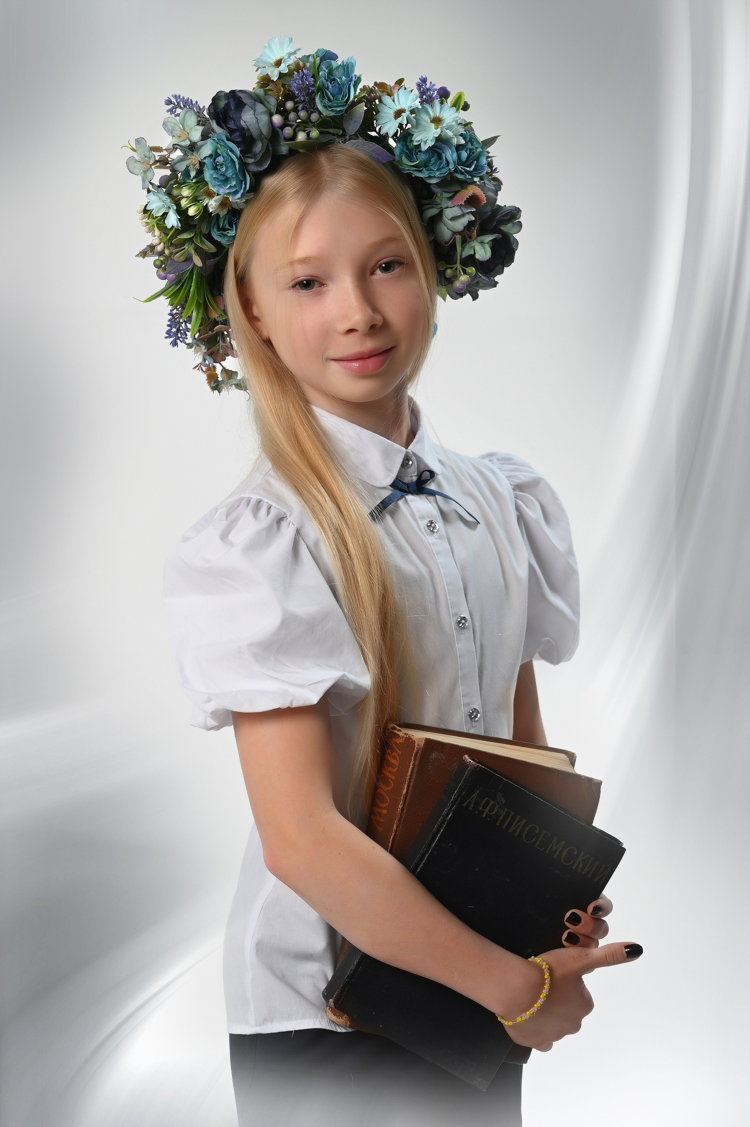 Фотоальбомы, фотокниги, альбомы для учеников начальных классов в школах в городе Вологда