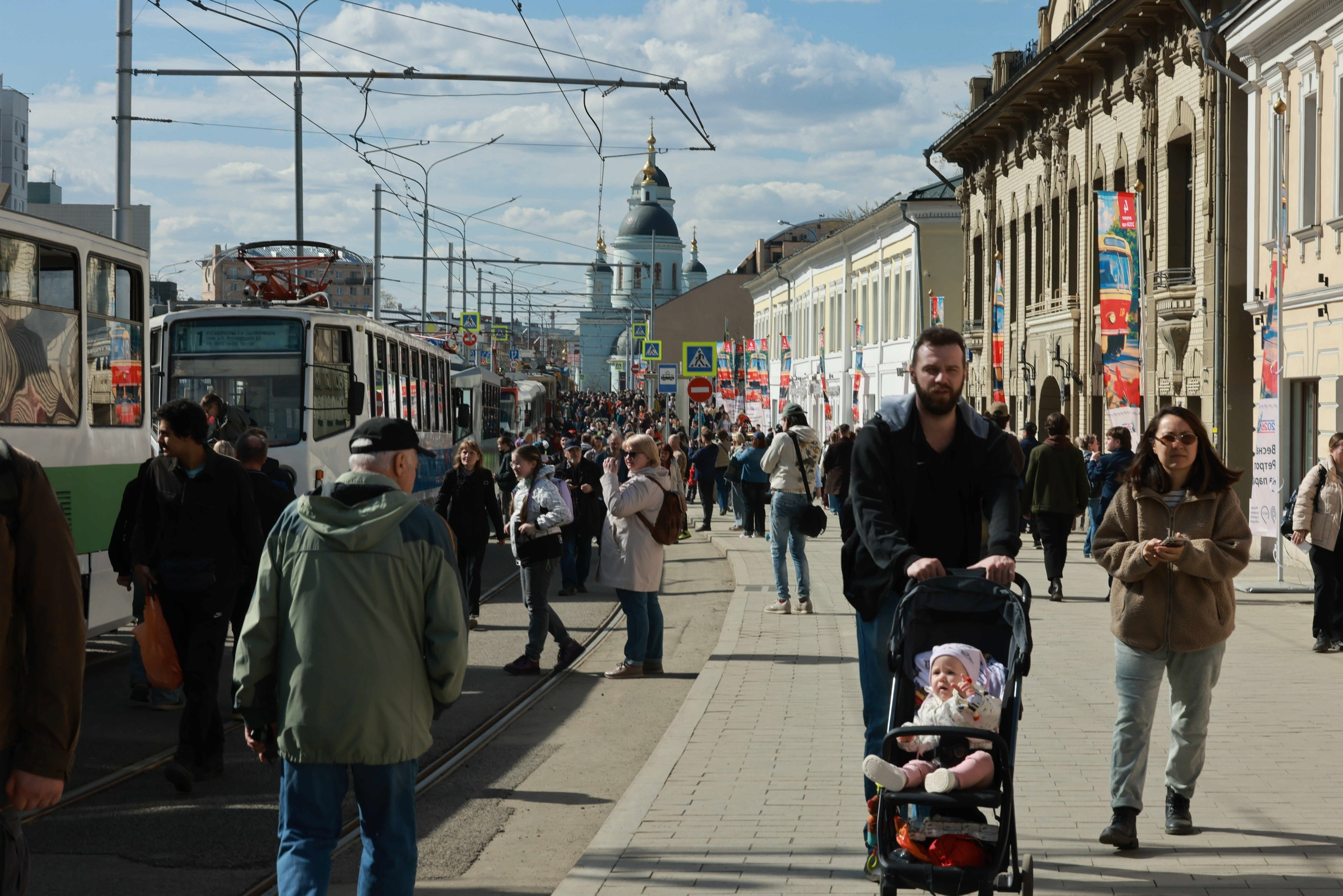 Парад трамваев. Репортажный, архитектурный, театральный и файн-арт фотограф Лена Мельникова в Москве