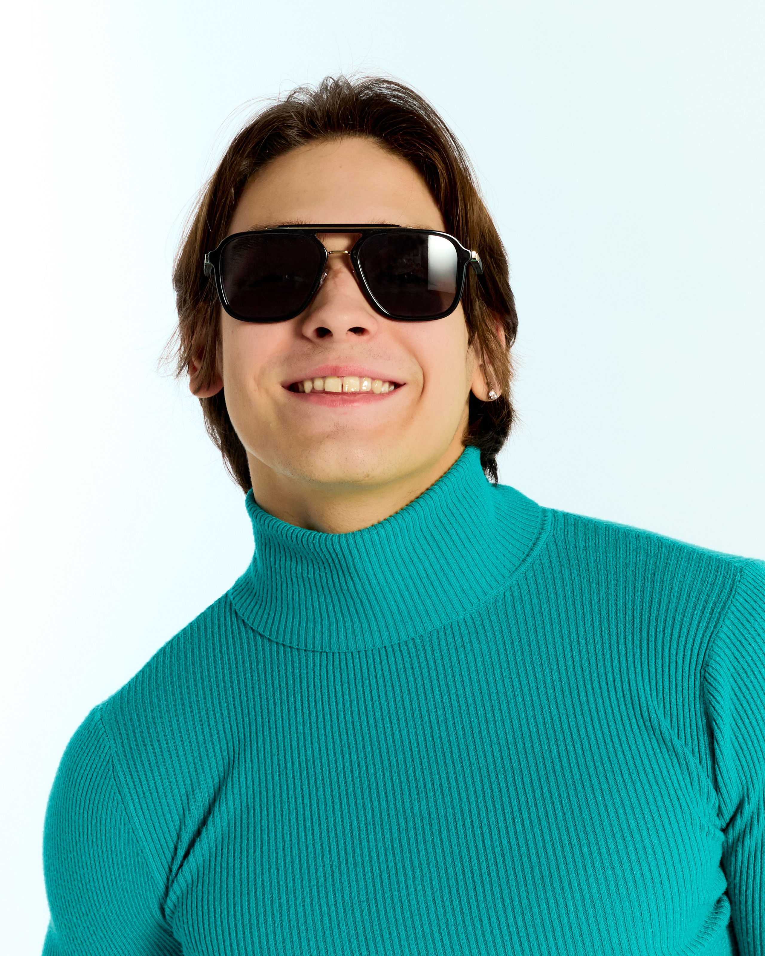 Glazburg optics. Святослав Лебедев | Рекламный фотограф — Коммерческая съемка, Арт-дирекшн, AI-интеграция