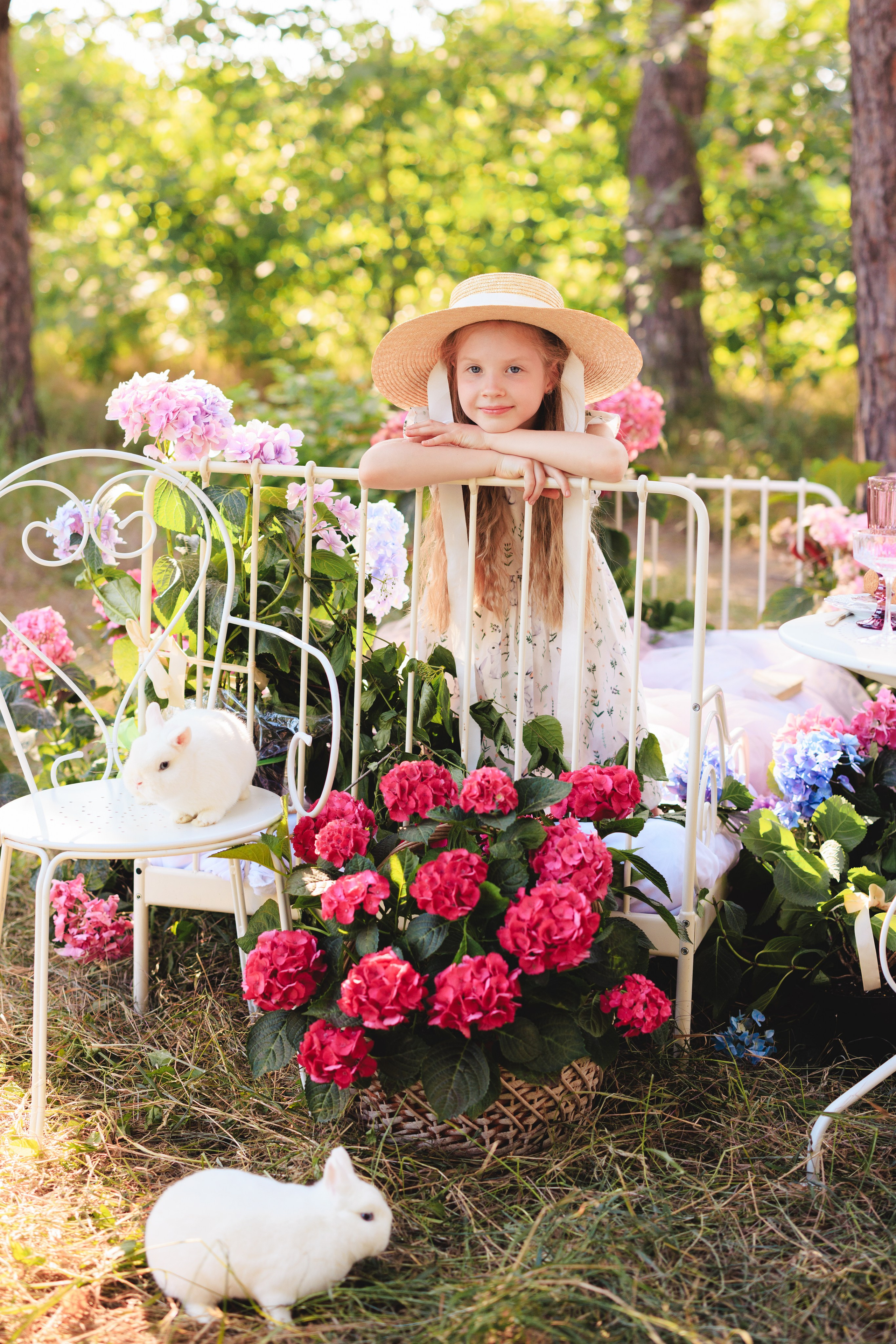 Цветочная кровать с кроликами. Семейный и детский фотограф в Краснодаре Анна Трашкова
