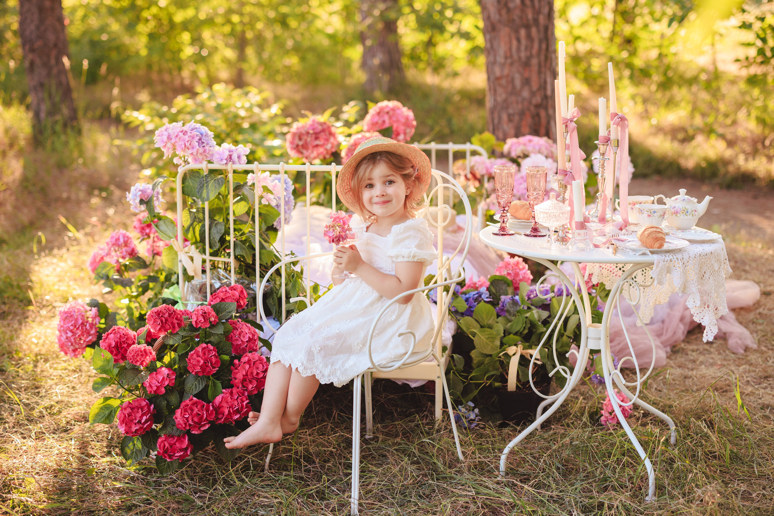 Цветочная кровать с кроликами. Семейный и детский фотограф в Краснодаре Анна Трашкова
