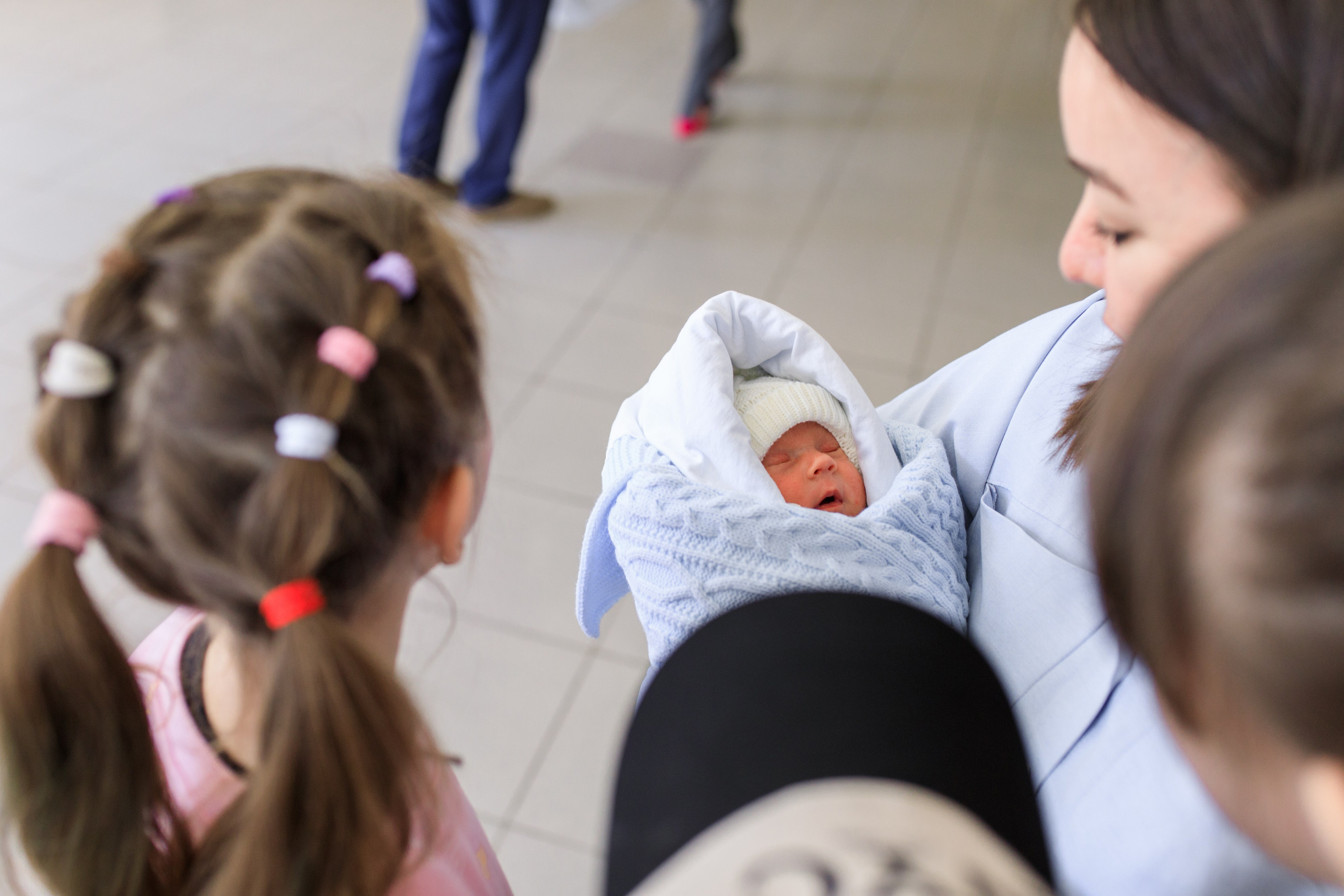 Съемка выписки из роддома. Фотограф в Уфе Ирина Идрисова