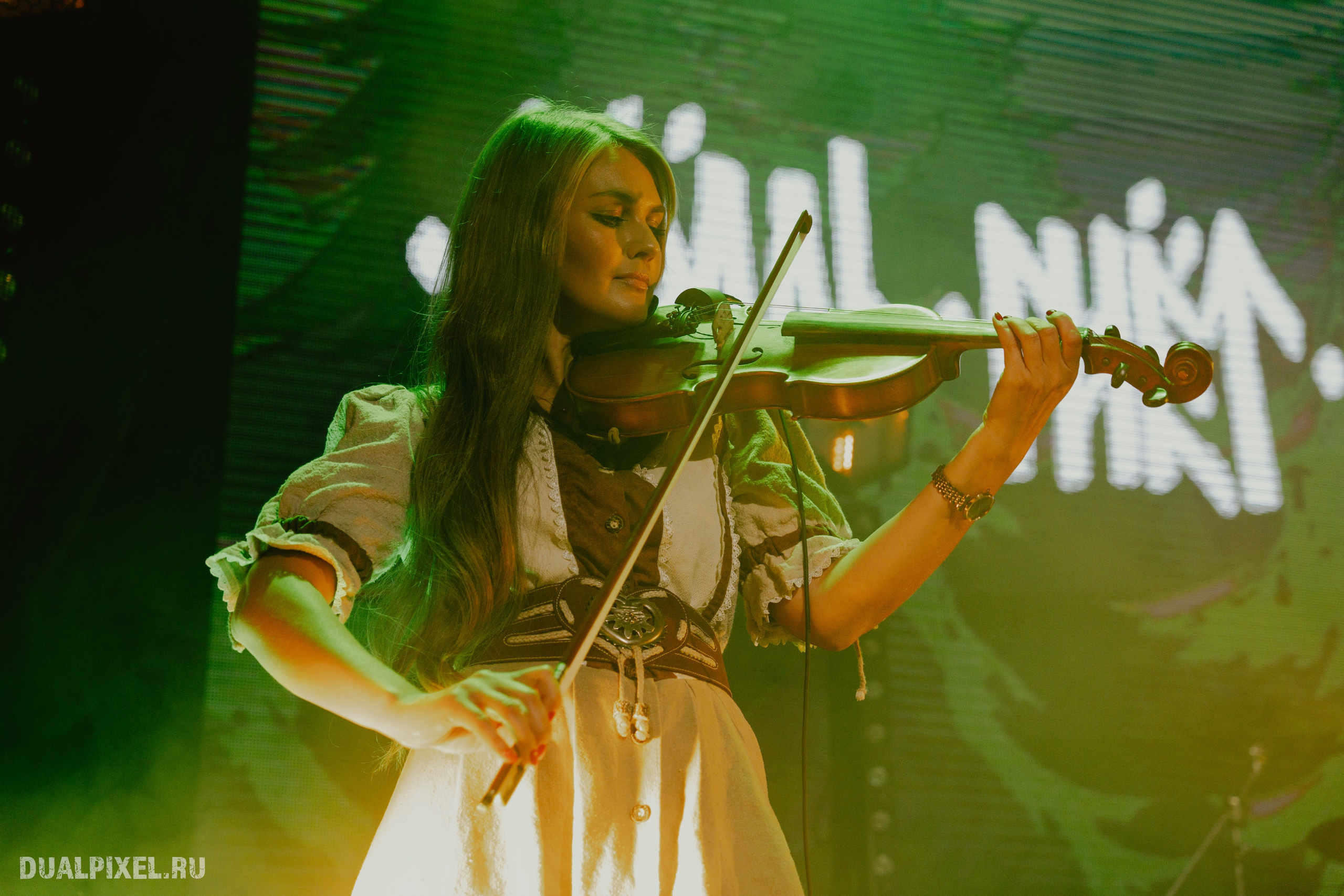 Тролль гнёт ель. Магия музыки в кадре: Концертная Фотография