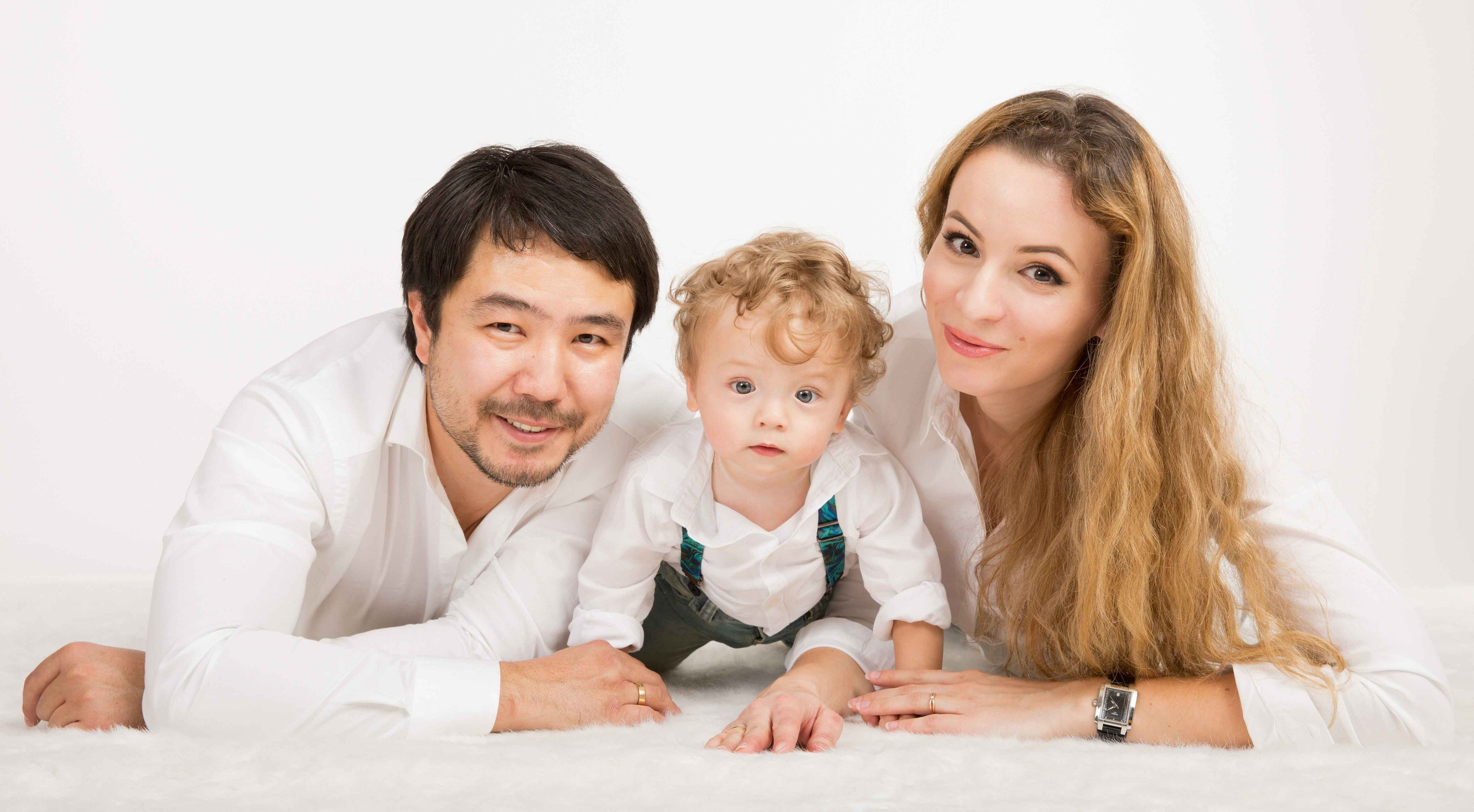 Фотосессия семейная. Фотостудия Алматы. Семейная и детская фотостудия Family studio.Фотограф Алматы