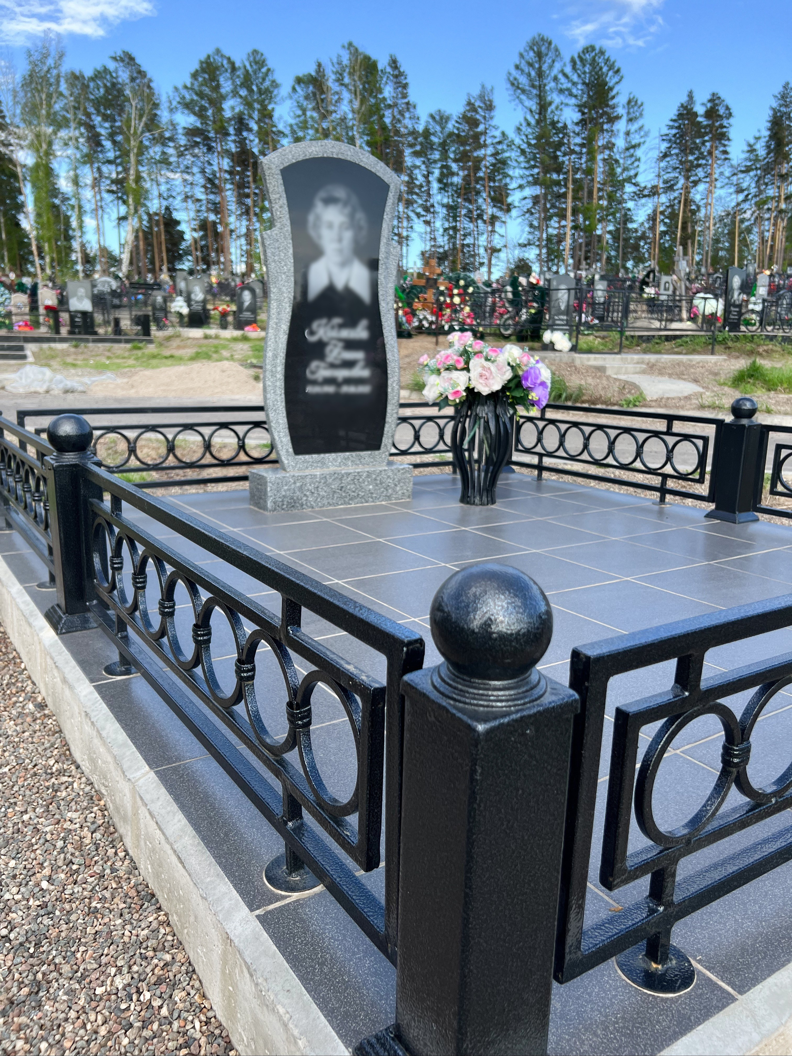 Благоустройство (наши работы). ГРАНИТ26 Ритуальные услуги Железногорск. Благоустройство могил, продажа памятников