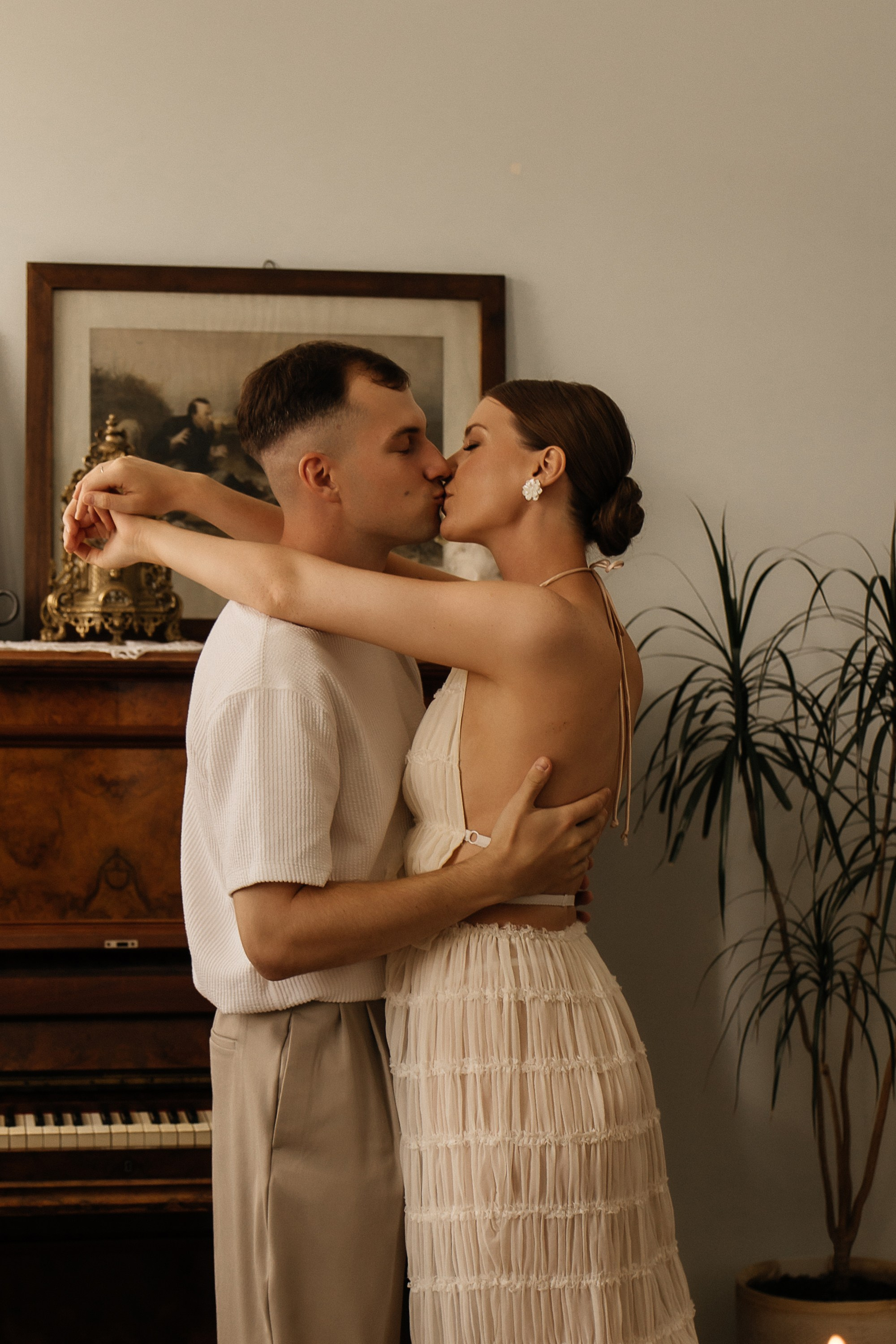 Свадьба в ретро-квартире. Свадебный и семейный фотограф Виолетта Сидельникова. Краснодар, Россия, Беларусь, Европа