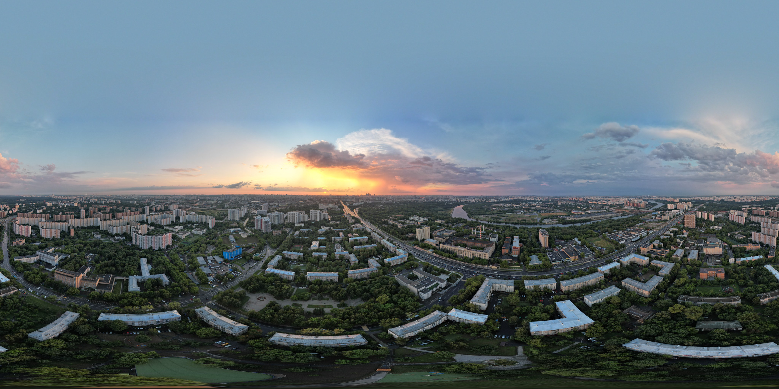 Москворечье. Закат и дождь. Кучеров Евгений. Фотограф