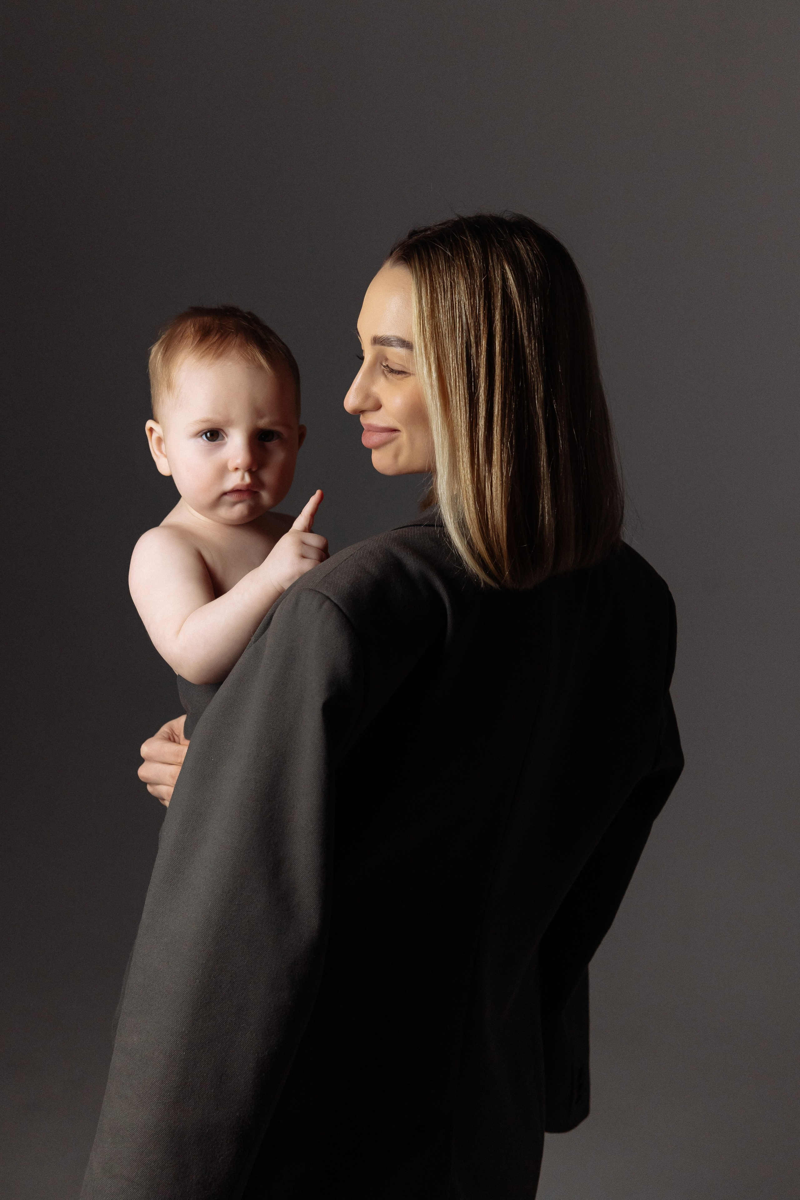 Семейная фотосессия в студии. Фотограф Норильск, Москва